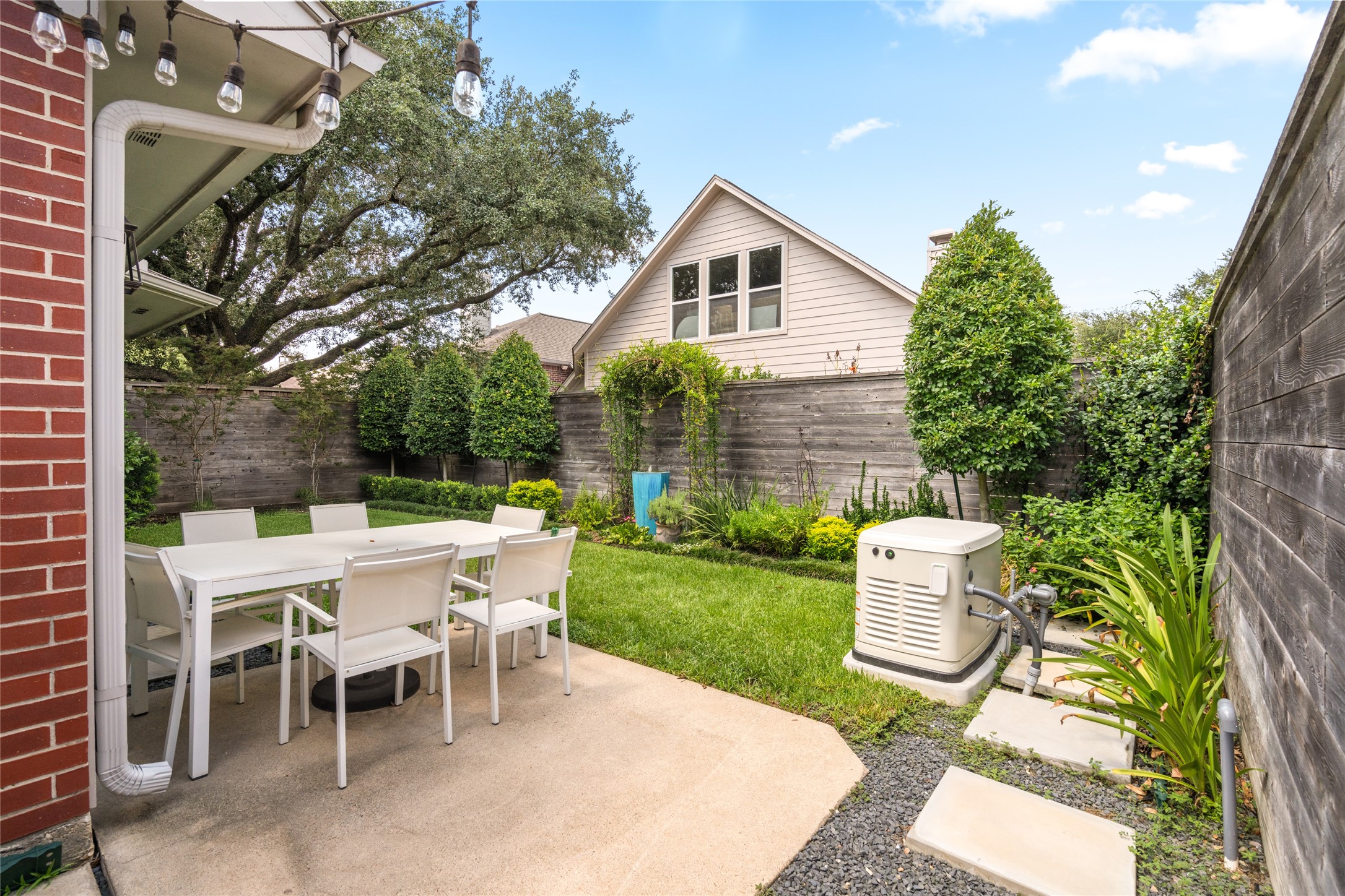 7018 Afton Woods Drive, Houston, TX 77055