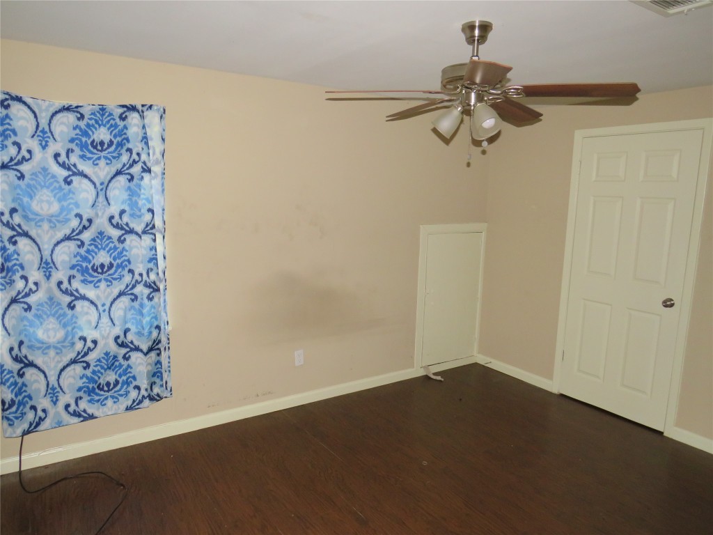 7102 N Highway 6, Hitchcock, TX 77563