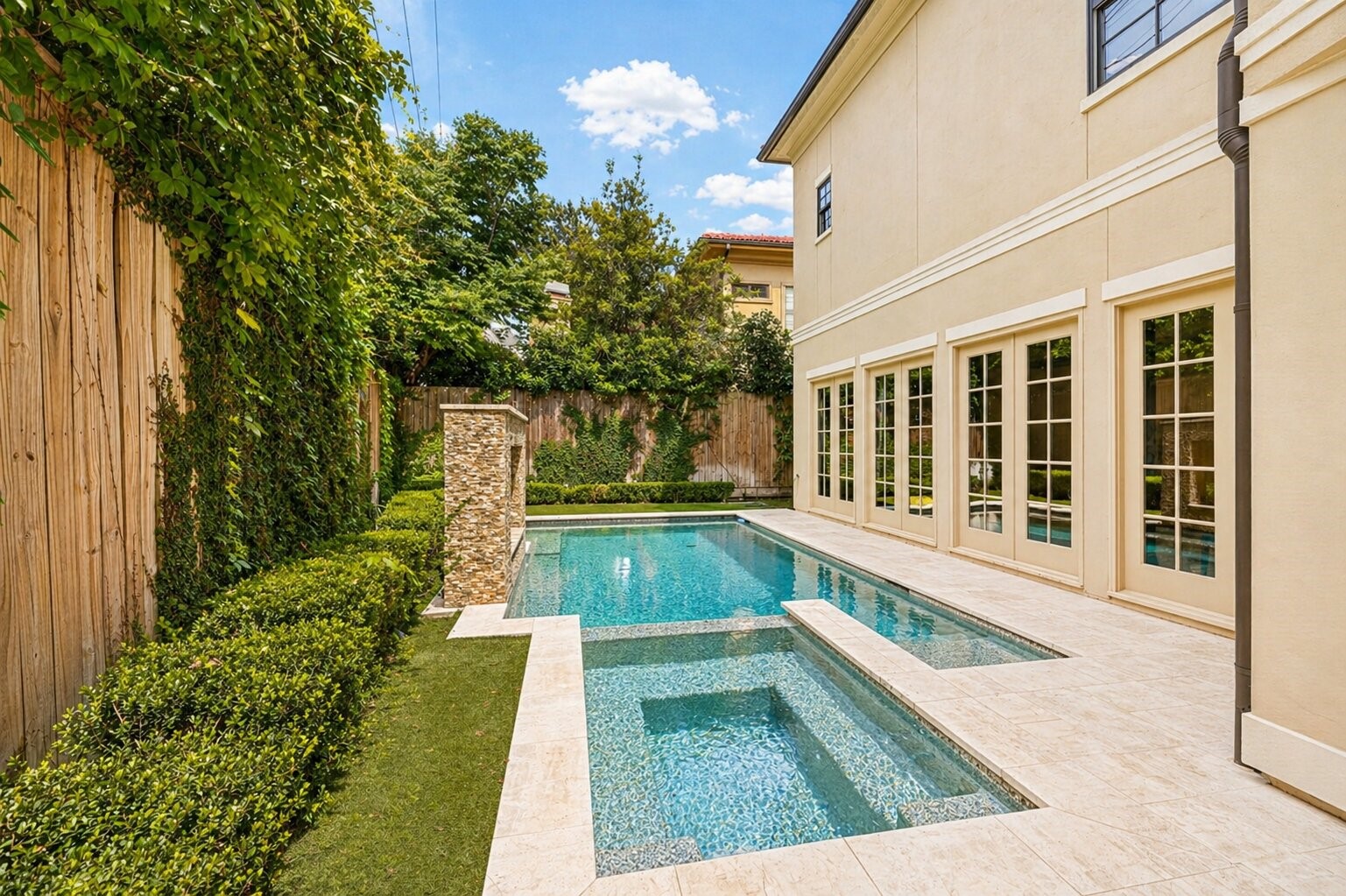 2400 Avalon Place, Houston, TX 77019