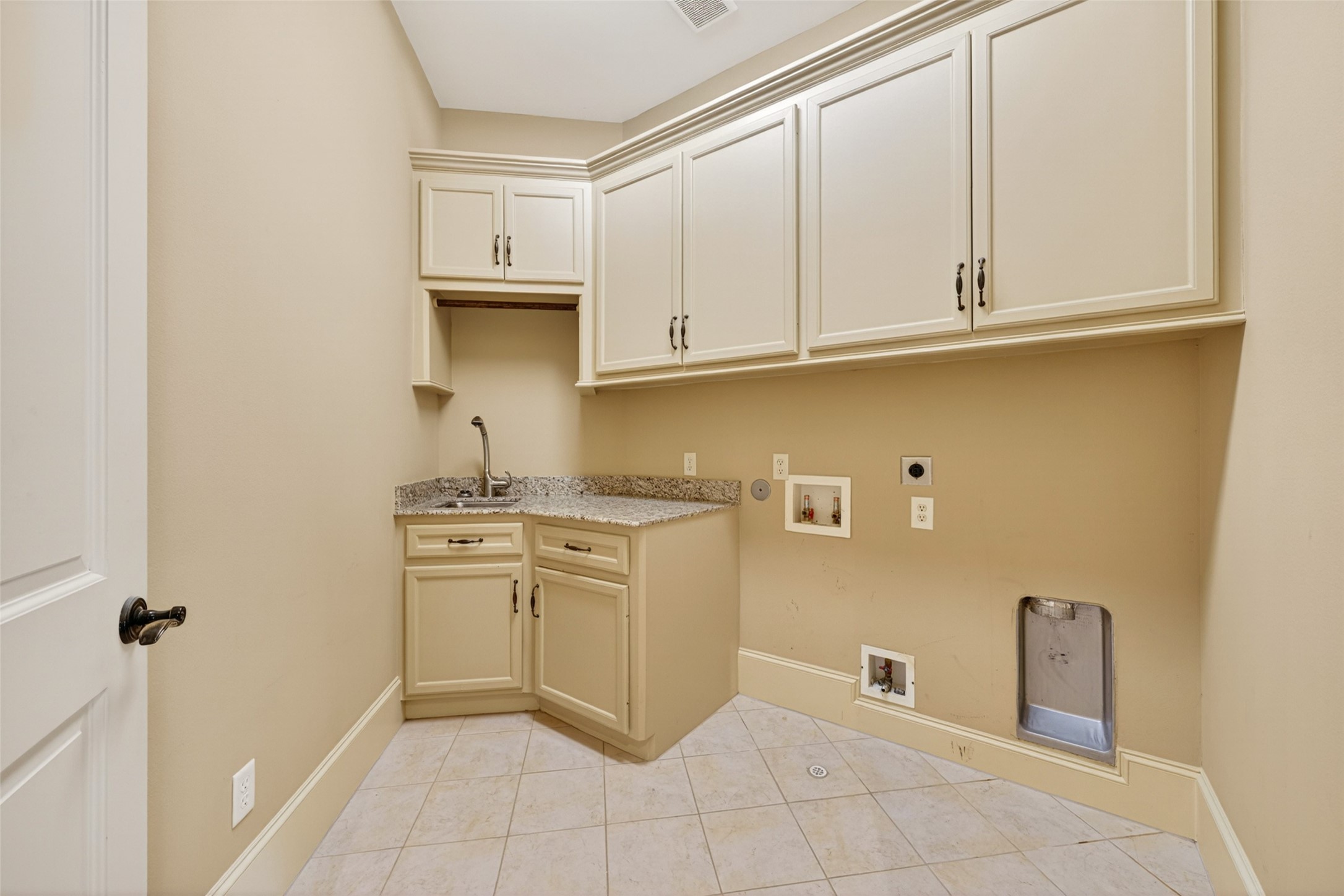 2400 Avalon Place, Houston, TX 77019