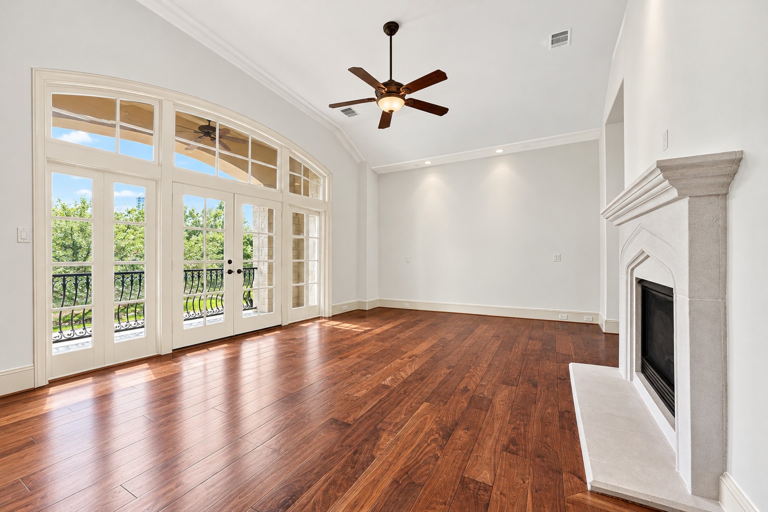 2400 Avalon Place, Houston, TX 77019