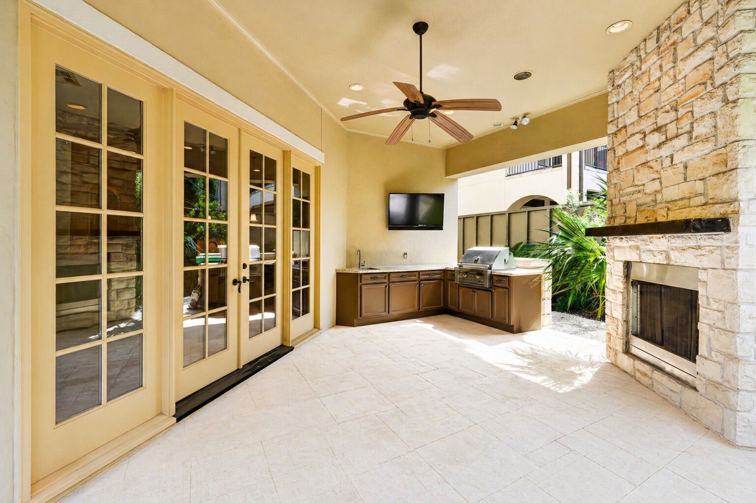 2400 Avalon Place, Houston, TX 77019