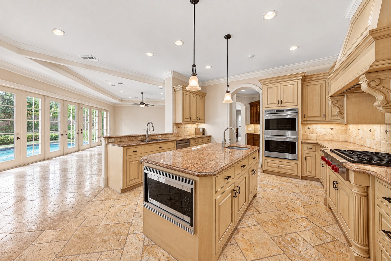 2400 Avalon Place, Houston, TX 77019