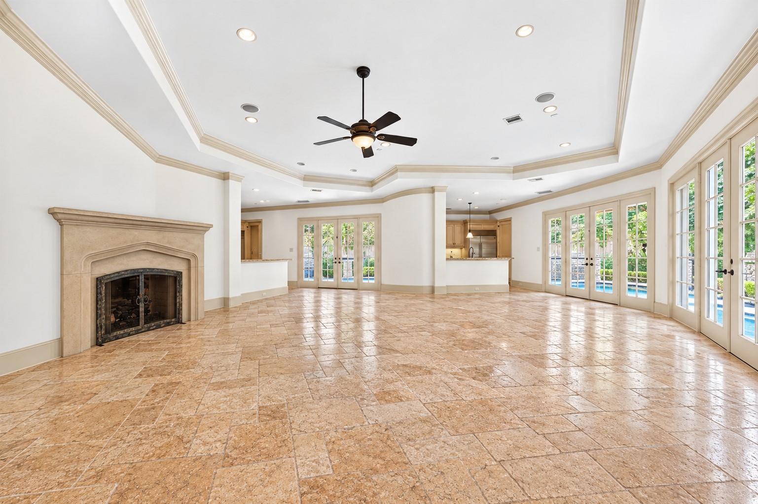 2400 Avalon Place, Houston, TX 77019 2400 Avalon Place, Houston, TX 77019