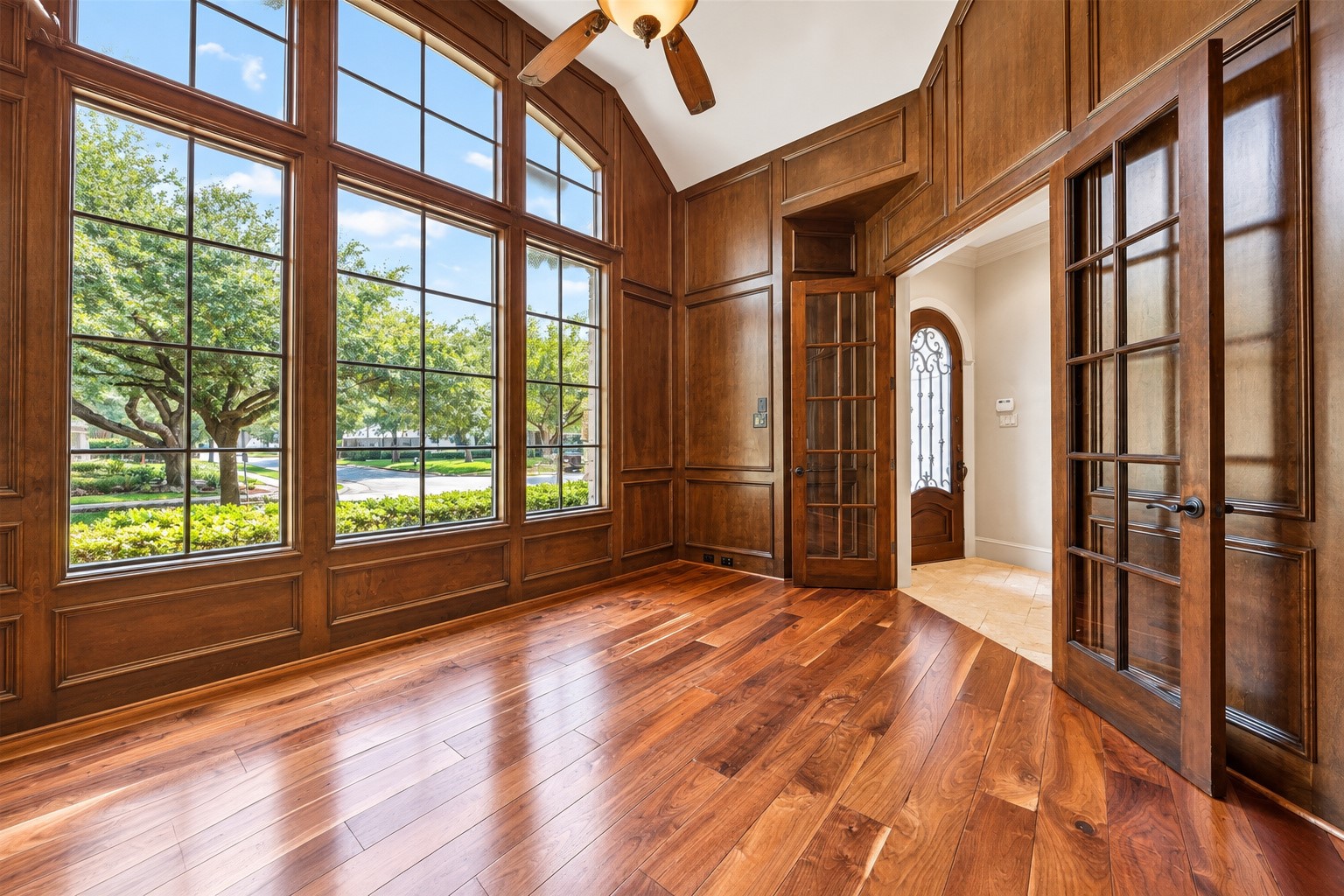 2400 Avalon Place, Houston, TX 77019 2400 Avalon Place, Houston, TX 77019