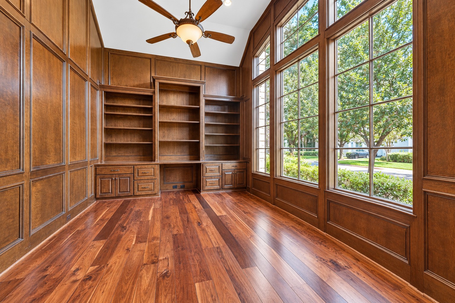 2400 Avalon Place, Houston, TX 77019 2400 Avalon Place, Houston, TX 77019