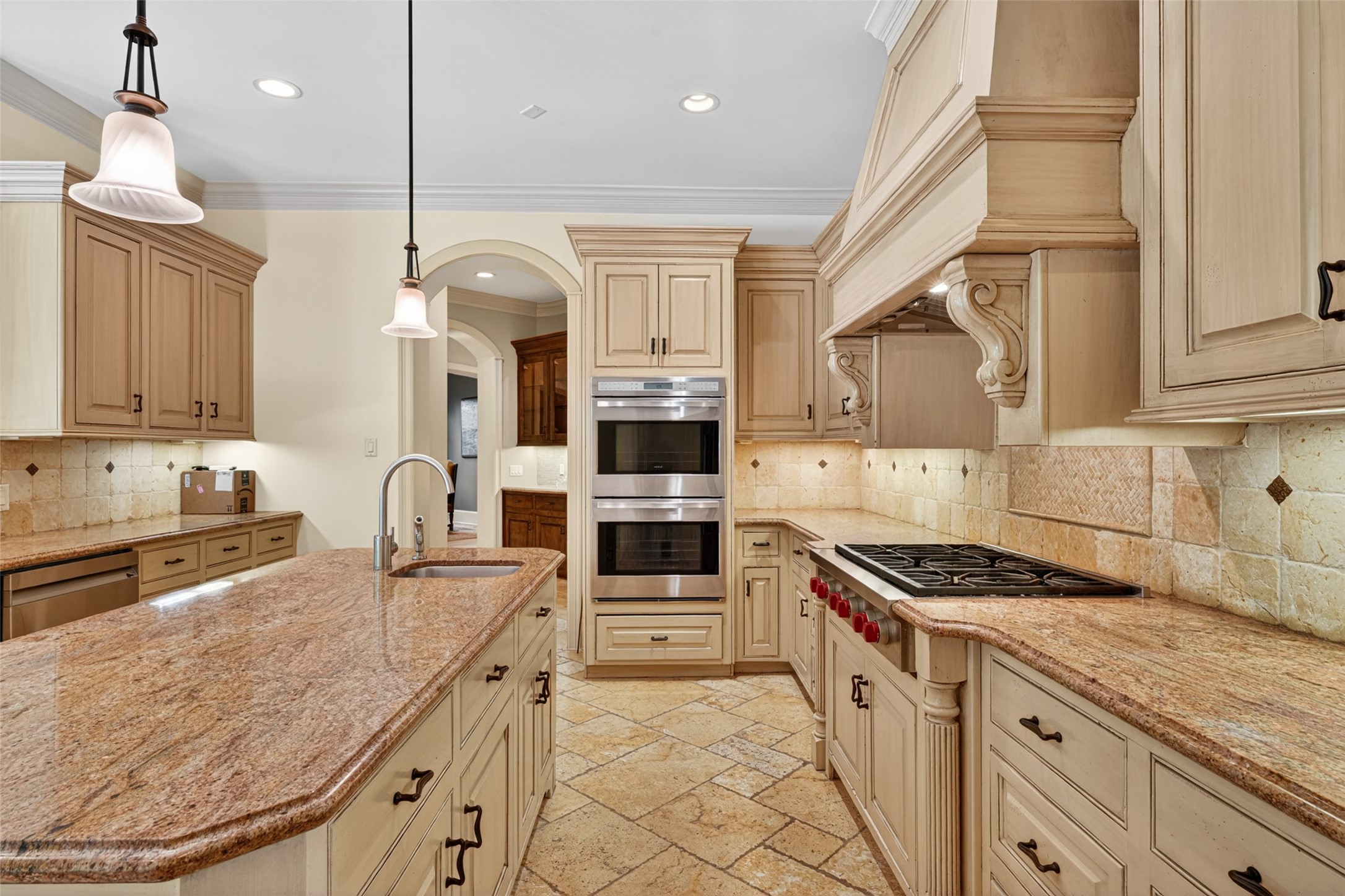 2400 Avalon Place, Houston, TX 77019