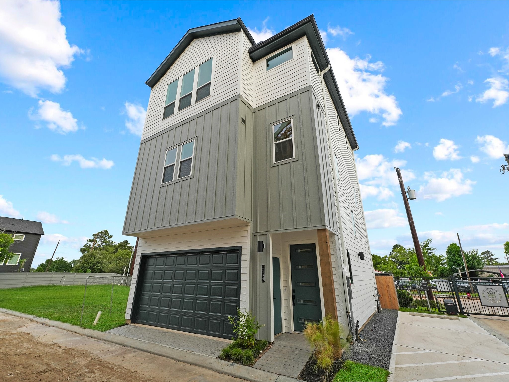 4842 Pinemont Drive, Houston, TX 77091