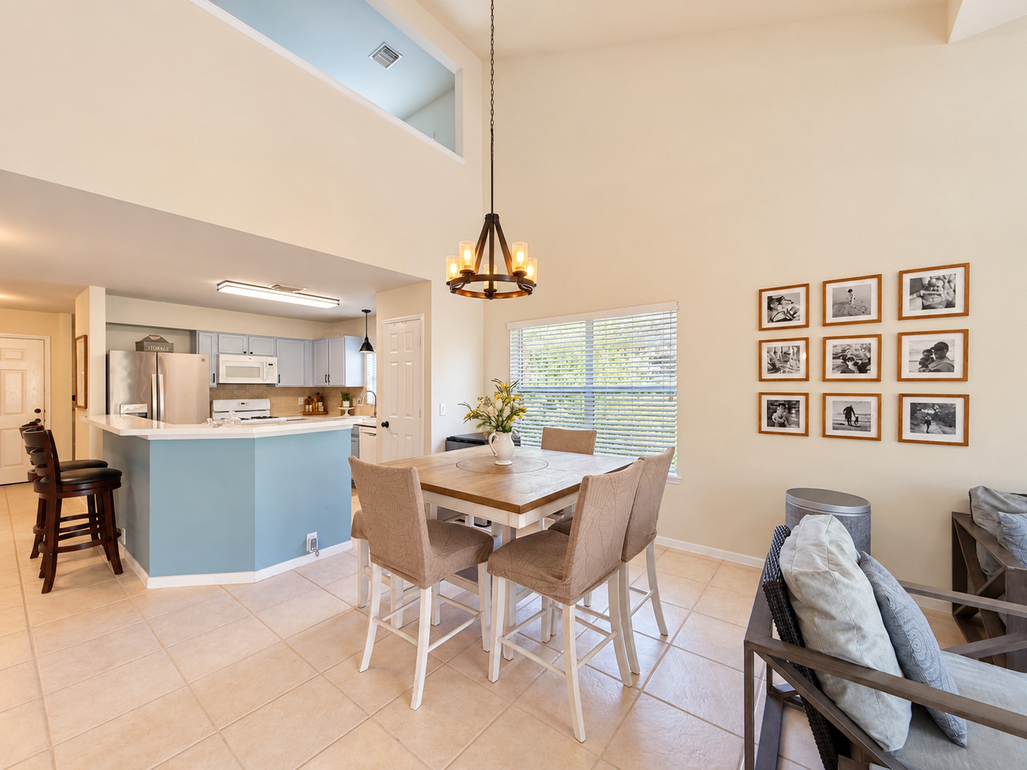 Relax with family or Entertain friends here