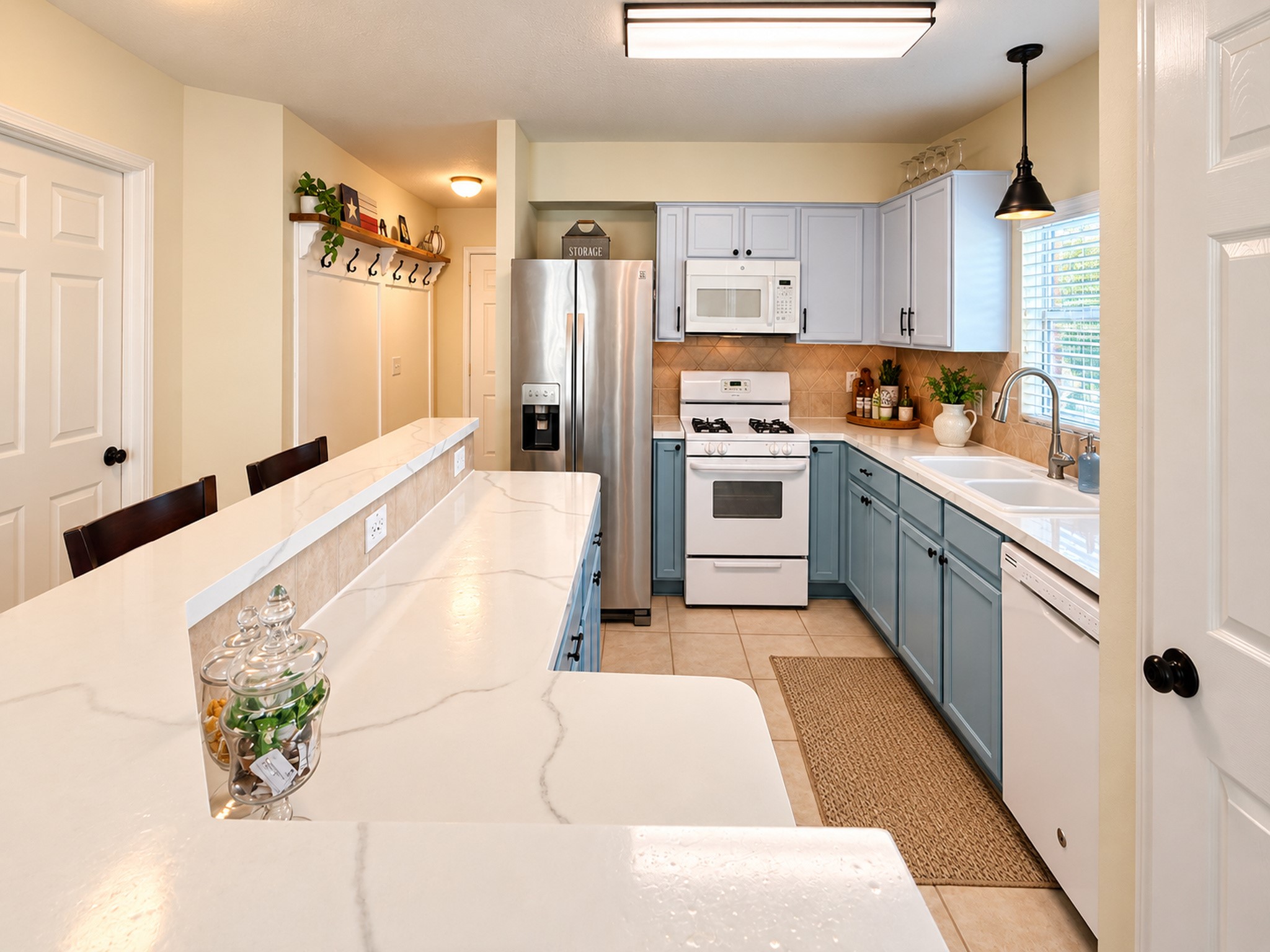 Lovely epoxy countertops look like quartz calcutta