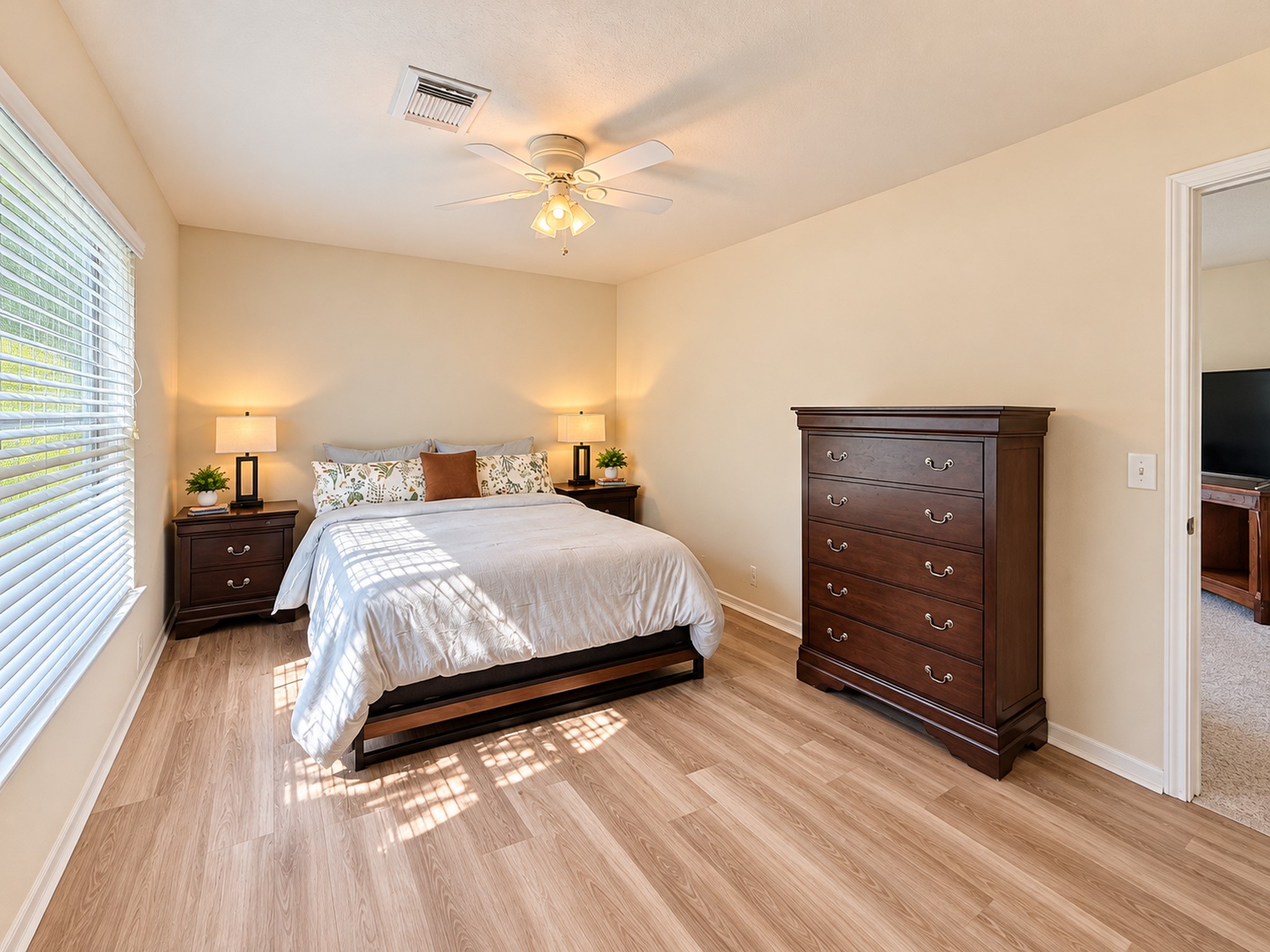 Upstairs Bedroom 2