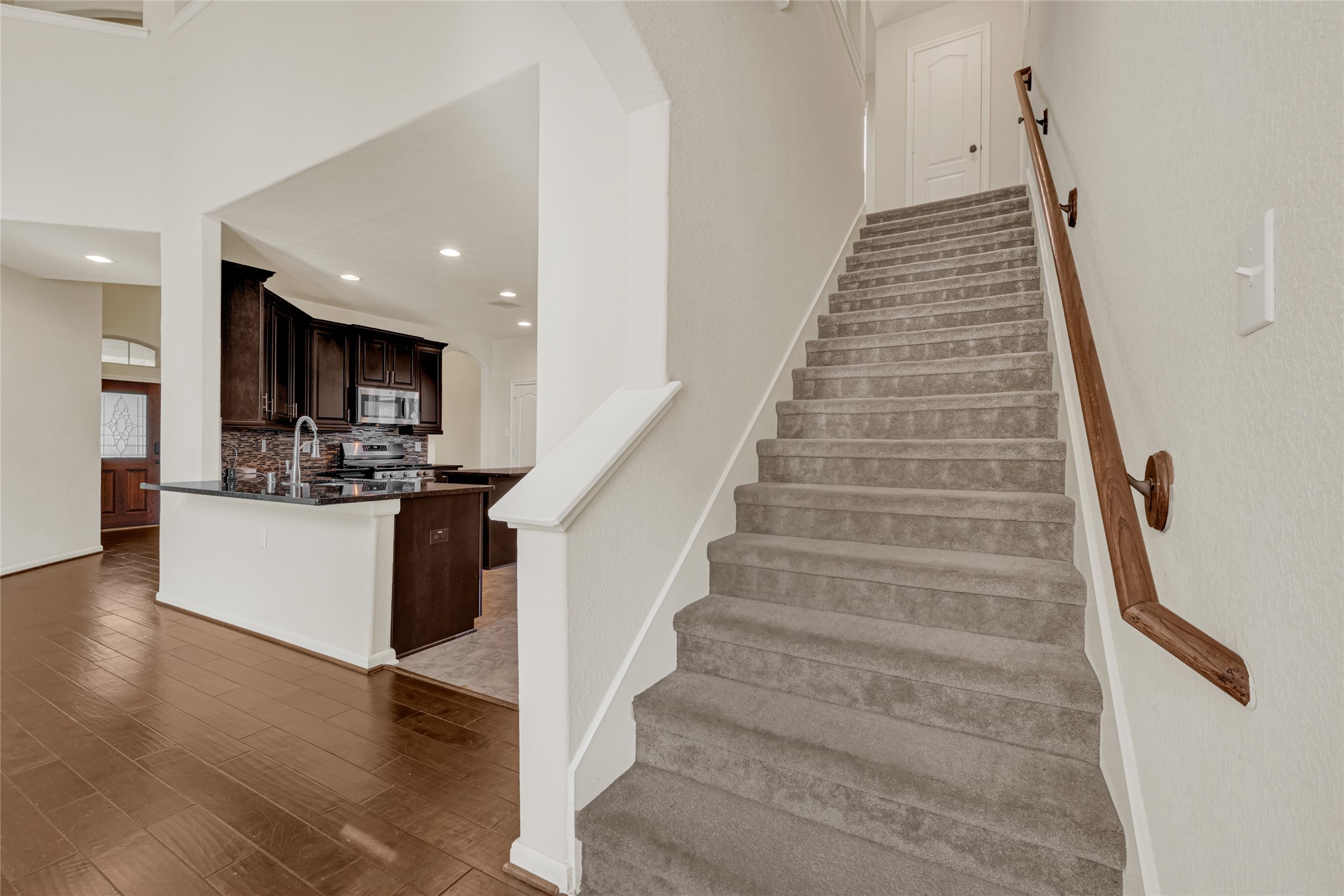 6806 Hunters Trace Lane, Baytown, TX 77521