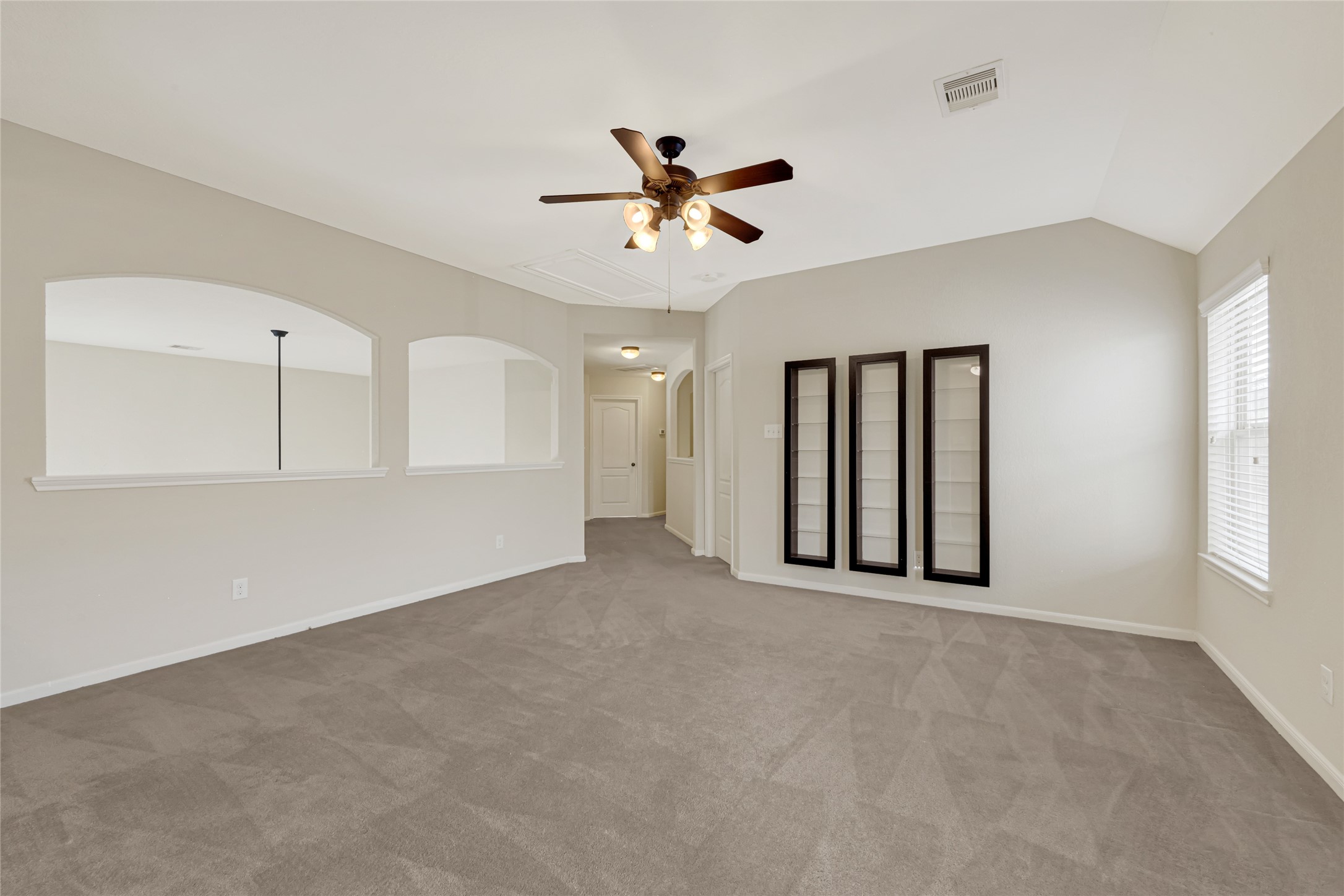 6806 Hunters Trace Lane, Baytown, TX 77521