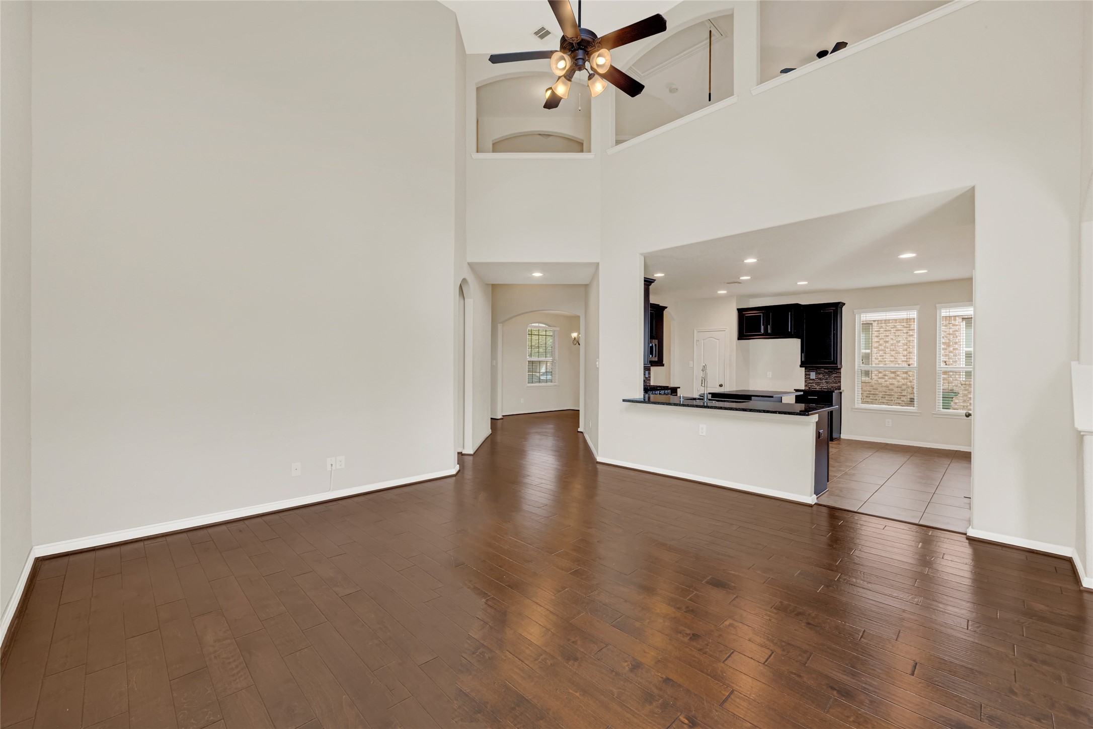 6806 Hunters Trace Lane, Baytown, TX 77521 6806 Hunters Trace Lane, Baytown, TX 77521