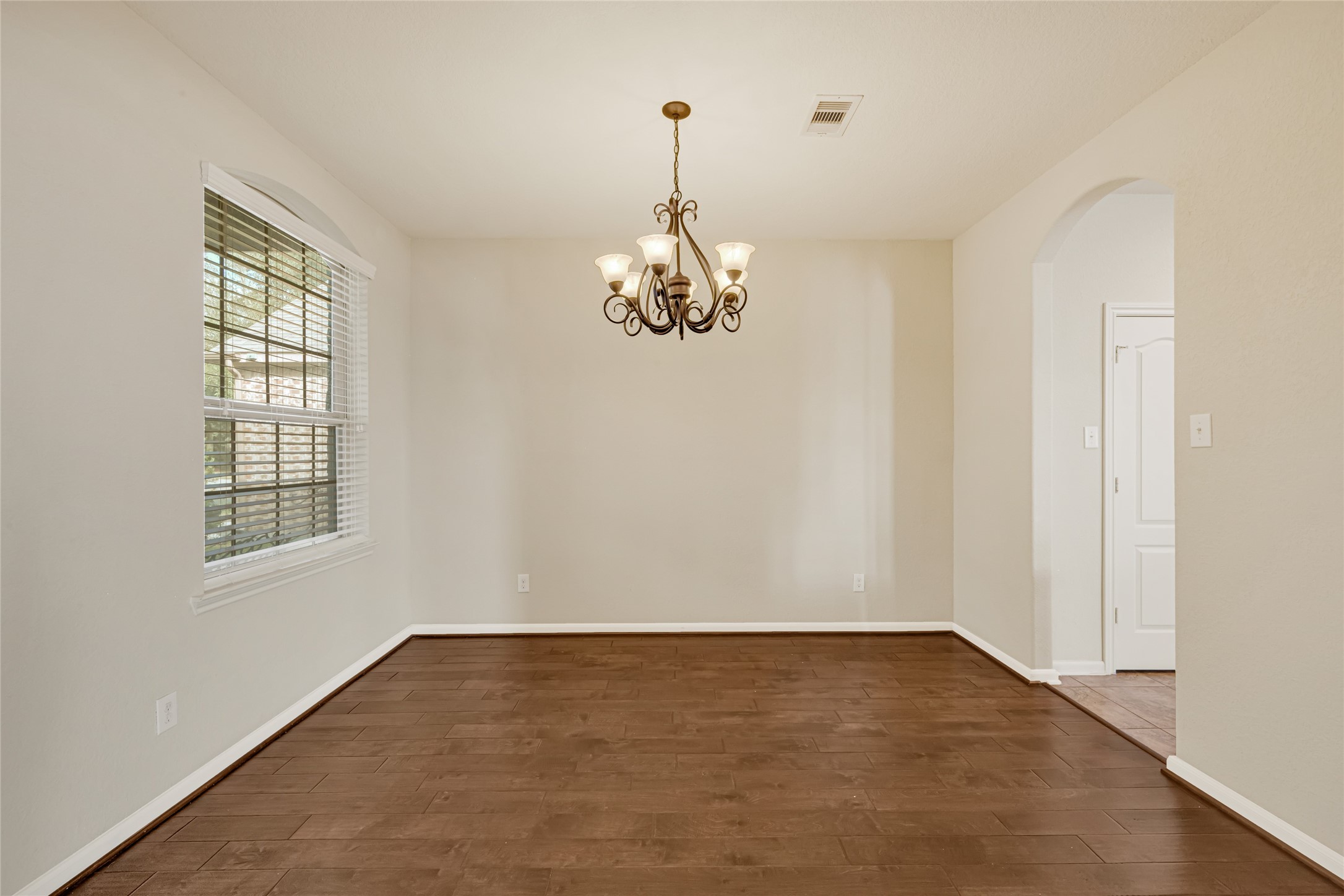 6806 Hunters Trace Lane, Baytown, TX 77521 6806 Hunters Trace Lane, Baytown, TX 77521