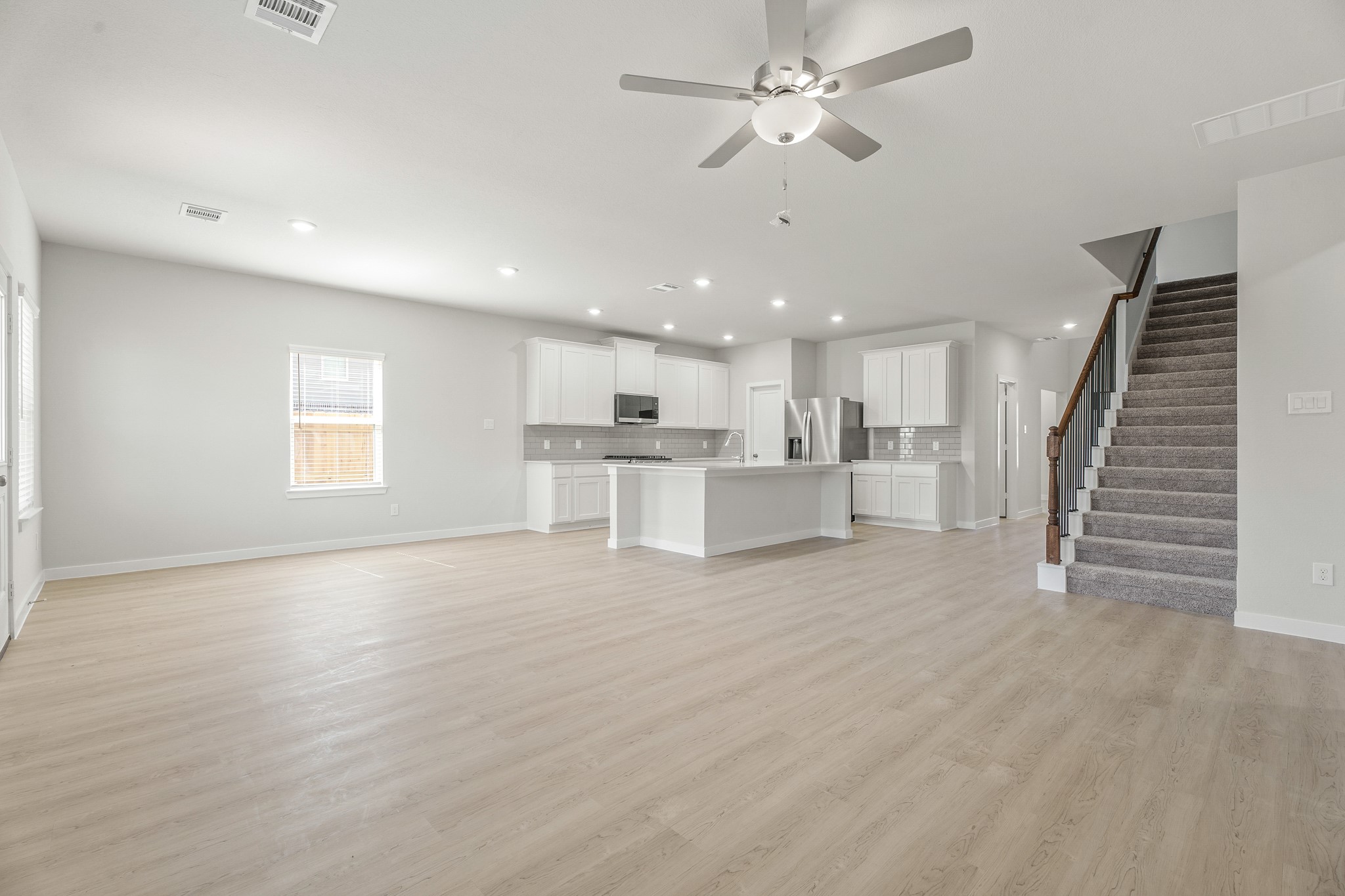 13214 Anchor Bay Drive, Texas City, TX 77568