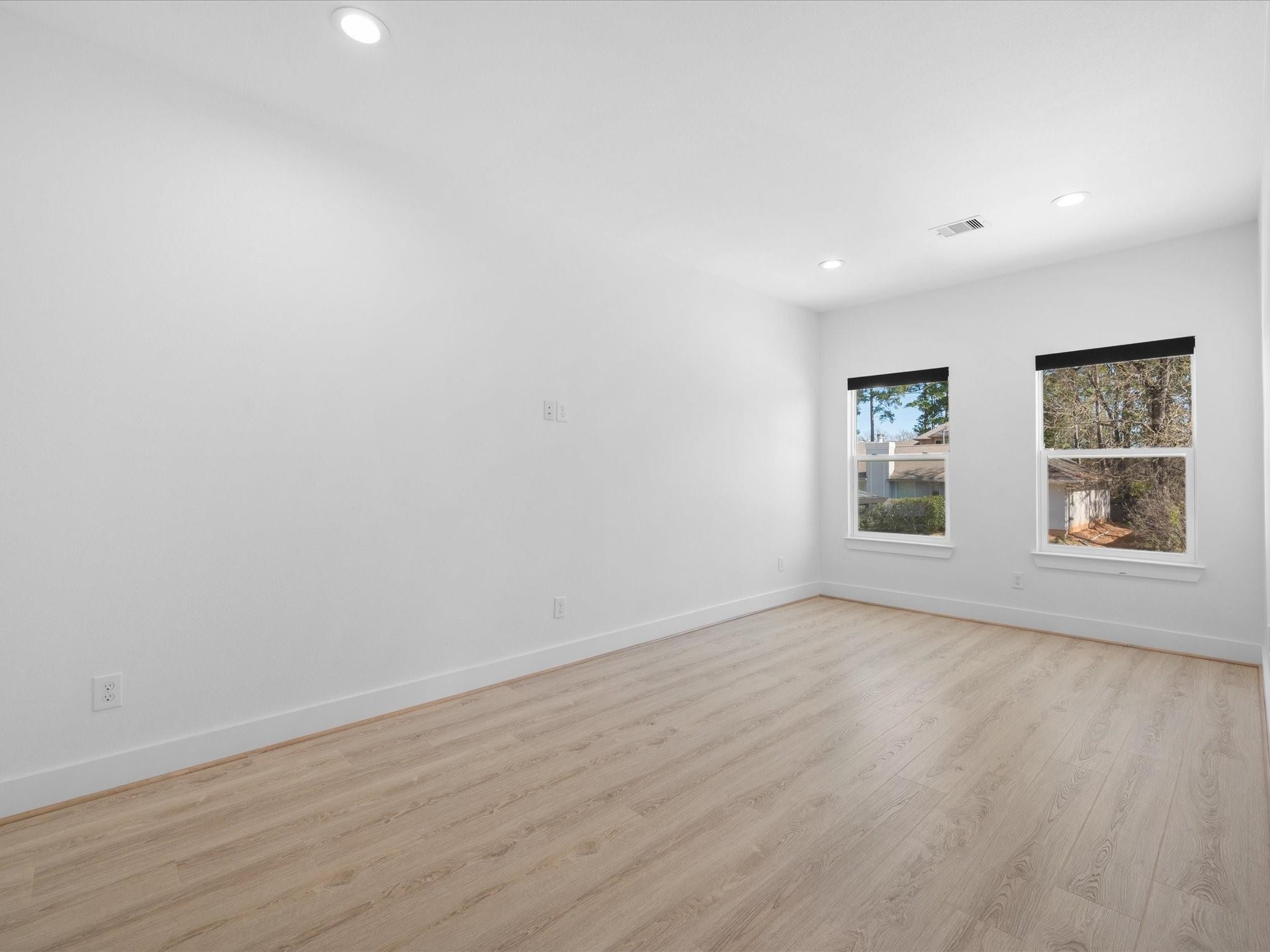 Take a look at this huge game room! Another versatile flex space ready to make your own. Whether you envision a media room, playroom, guest retreat, or hobby space, the possibilities are endless!