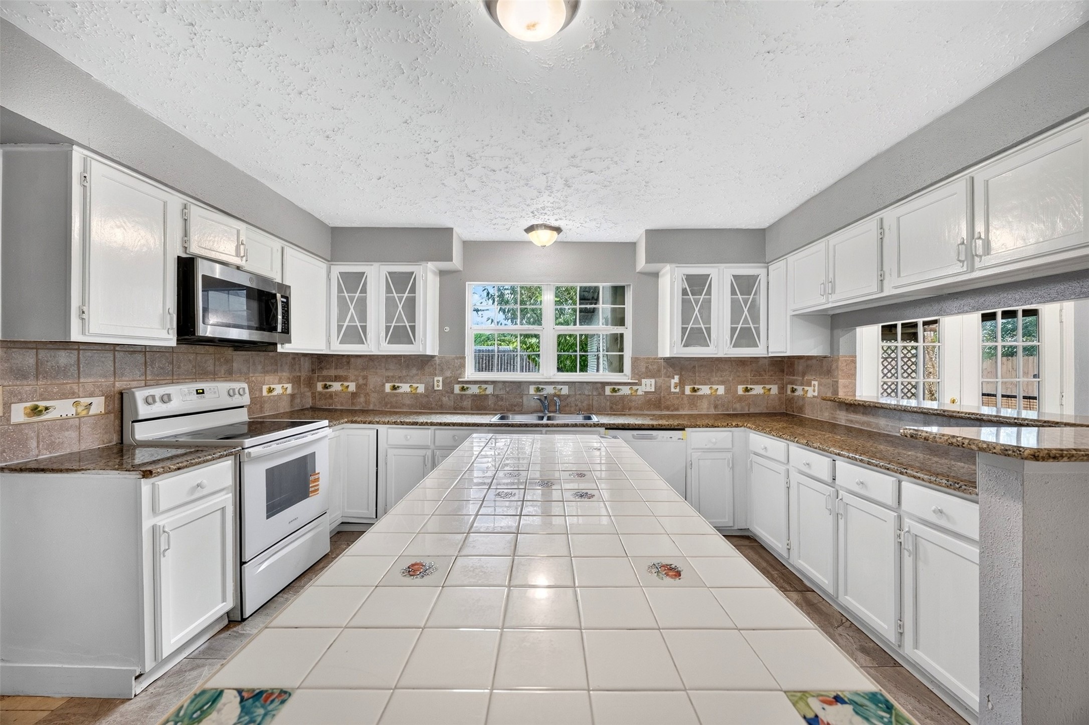 15818 Manfield Drive, Houston, TX 77082