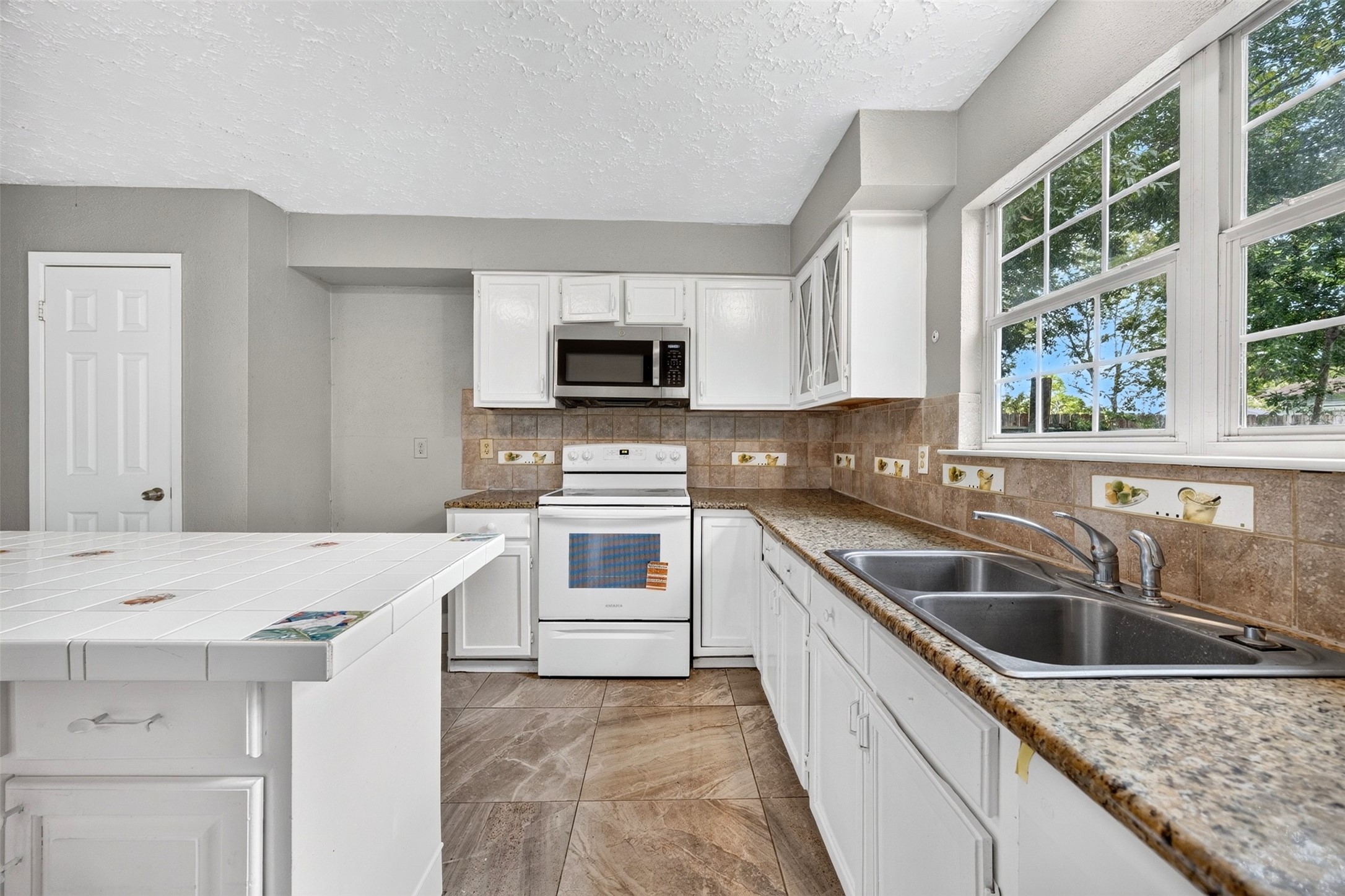 15818 Manfield Drive, Houston, TX 77082