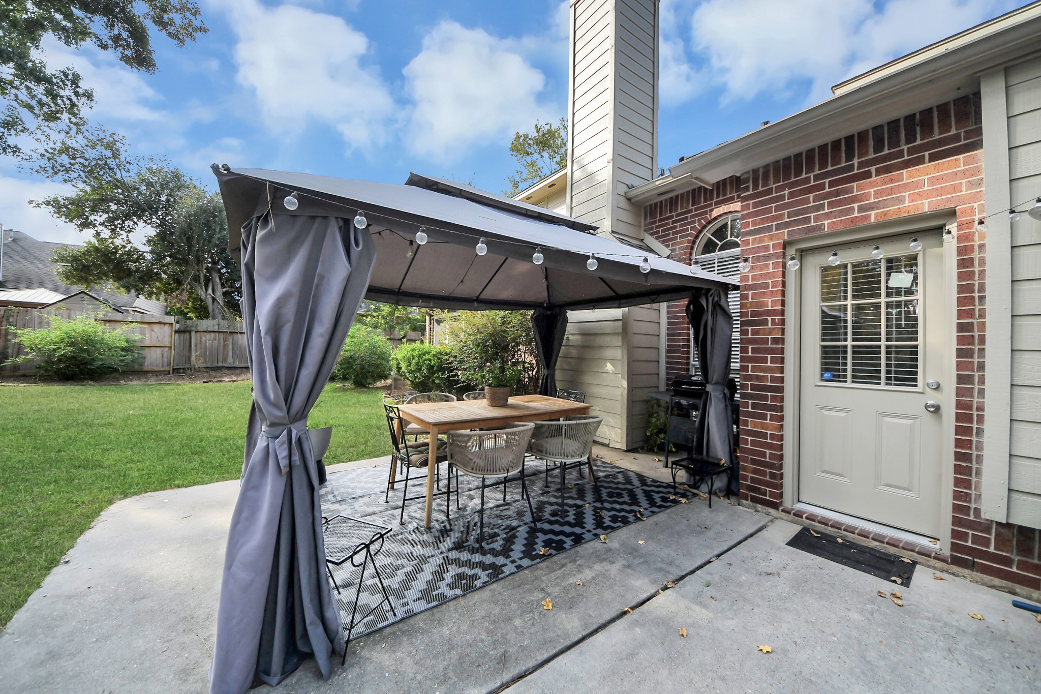 2610 Spring Bend Drive, Spring, TX 77386