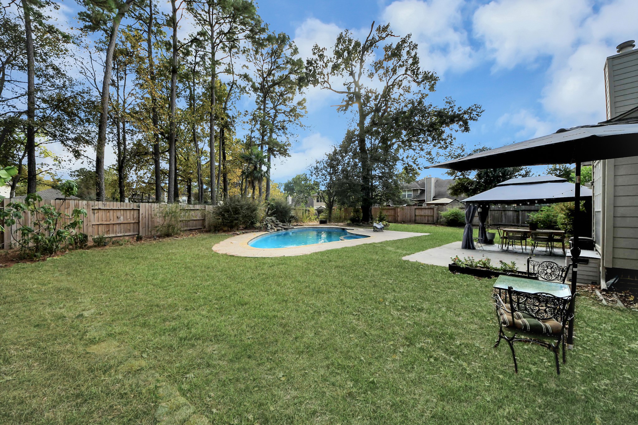 Sprawling Backyards are Great for Everything!