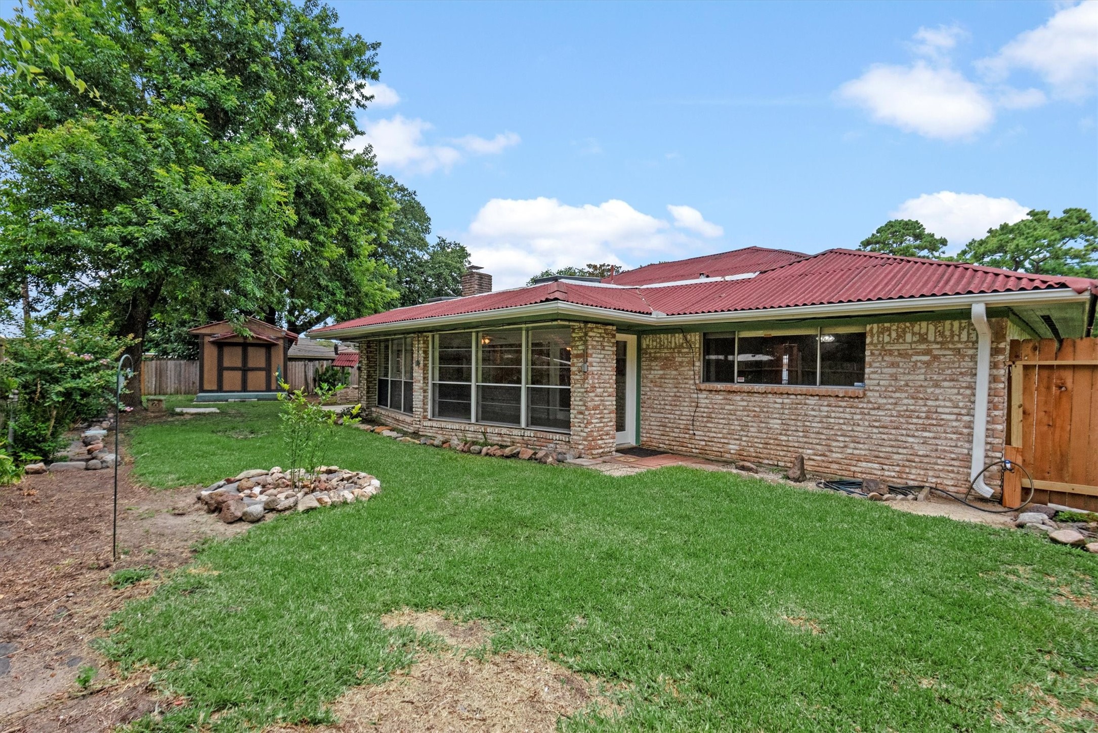 4906 Green Willow Lane, Dickinson, TX 77539
