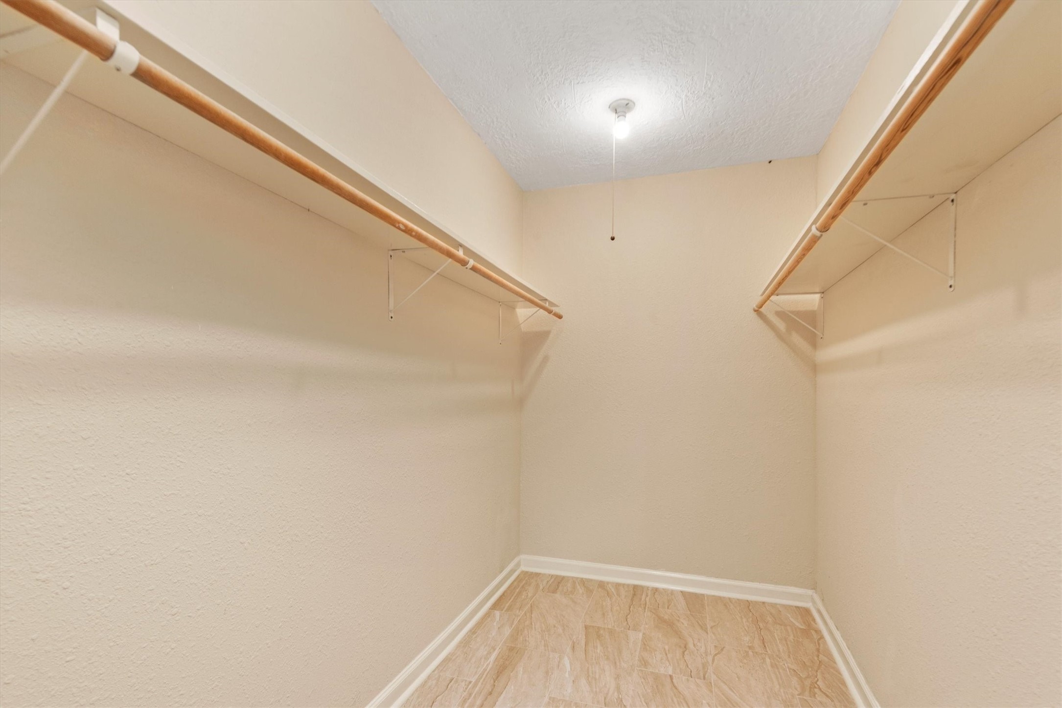 4906 Green Willow Lane, Dickinson, TX 77539