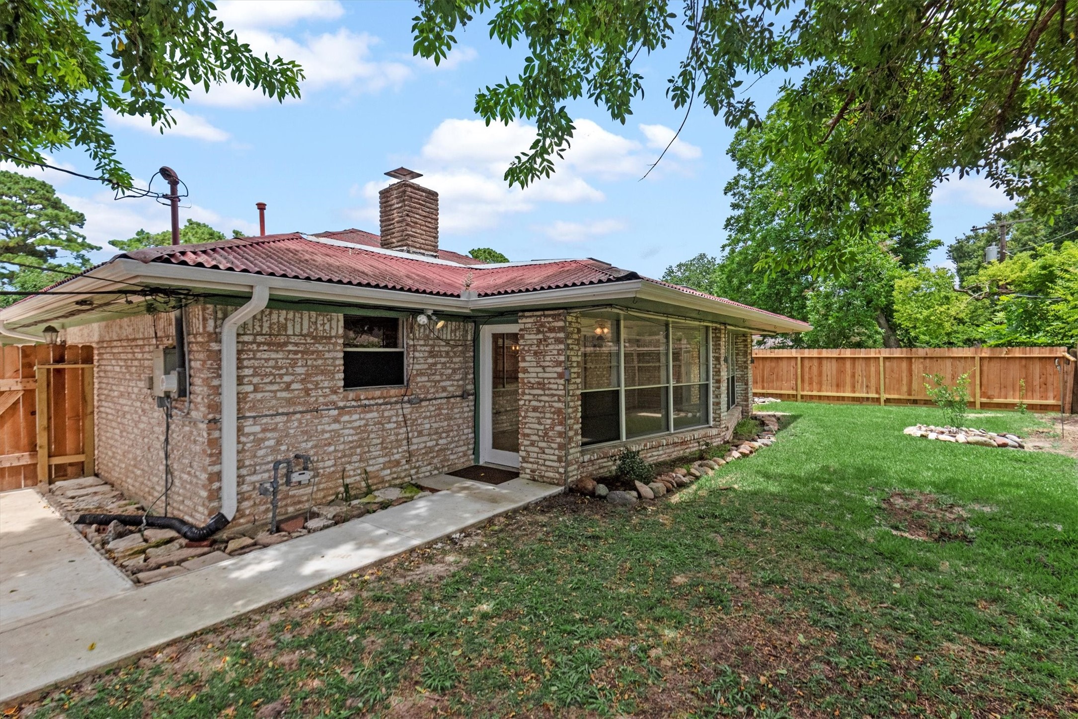 4906 Green Willow Lane, Dickinson, TX 77539
