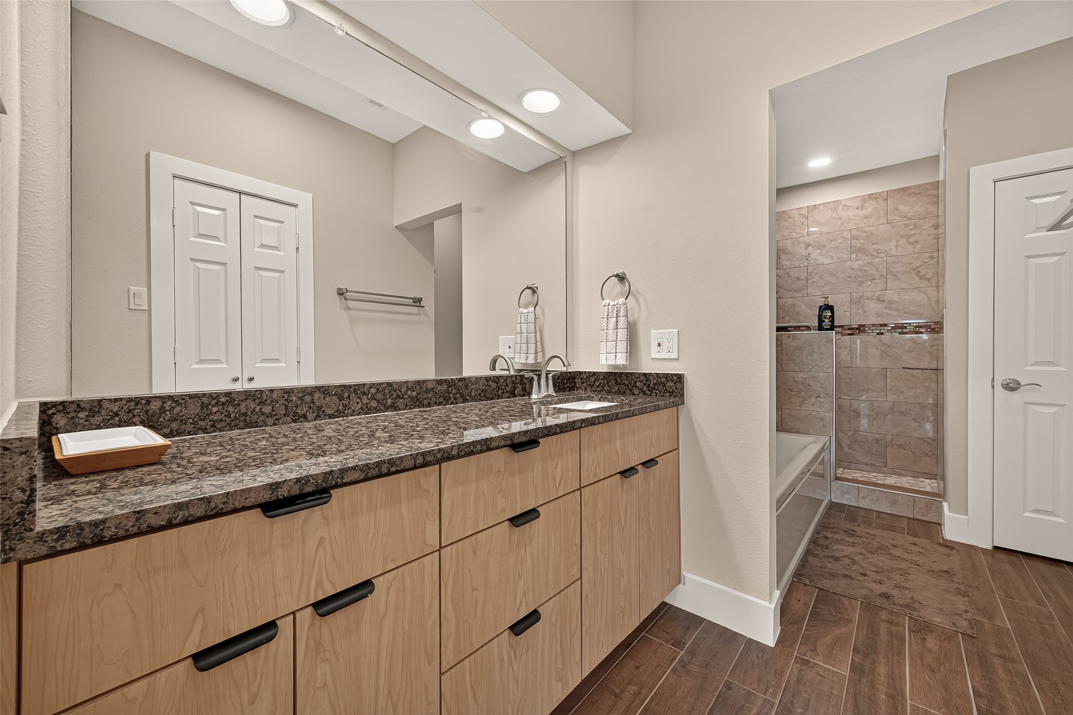 198 Wilcrest Drive, #198, Houston, TX 77042
