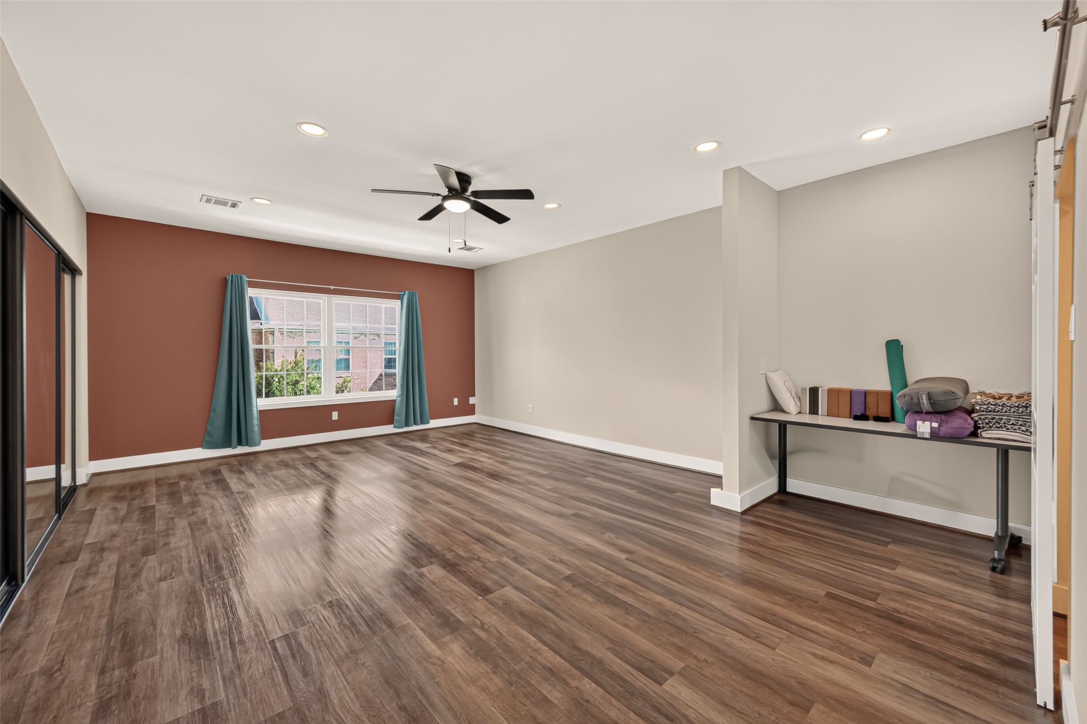 198 Wilcrest Drive, #198, Houston, TX 77042