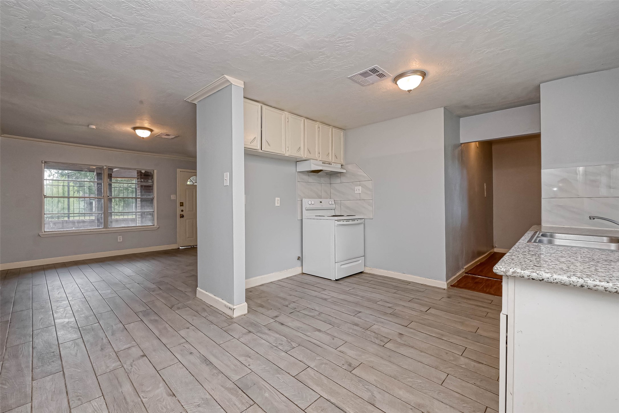 5431 Willow Glen Drive, Houston, TX 77033 5431 Willow Glen Drive, Houston, TX 77033