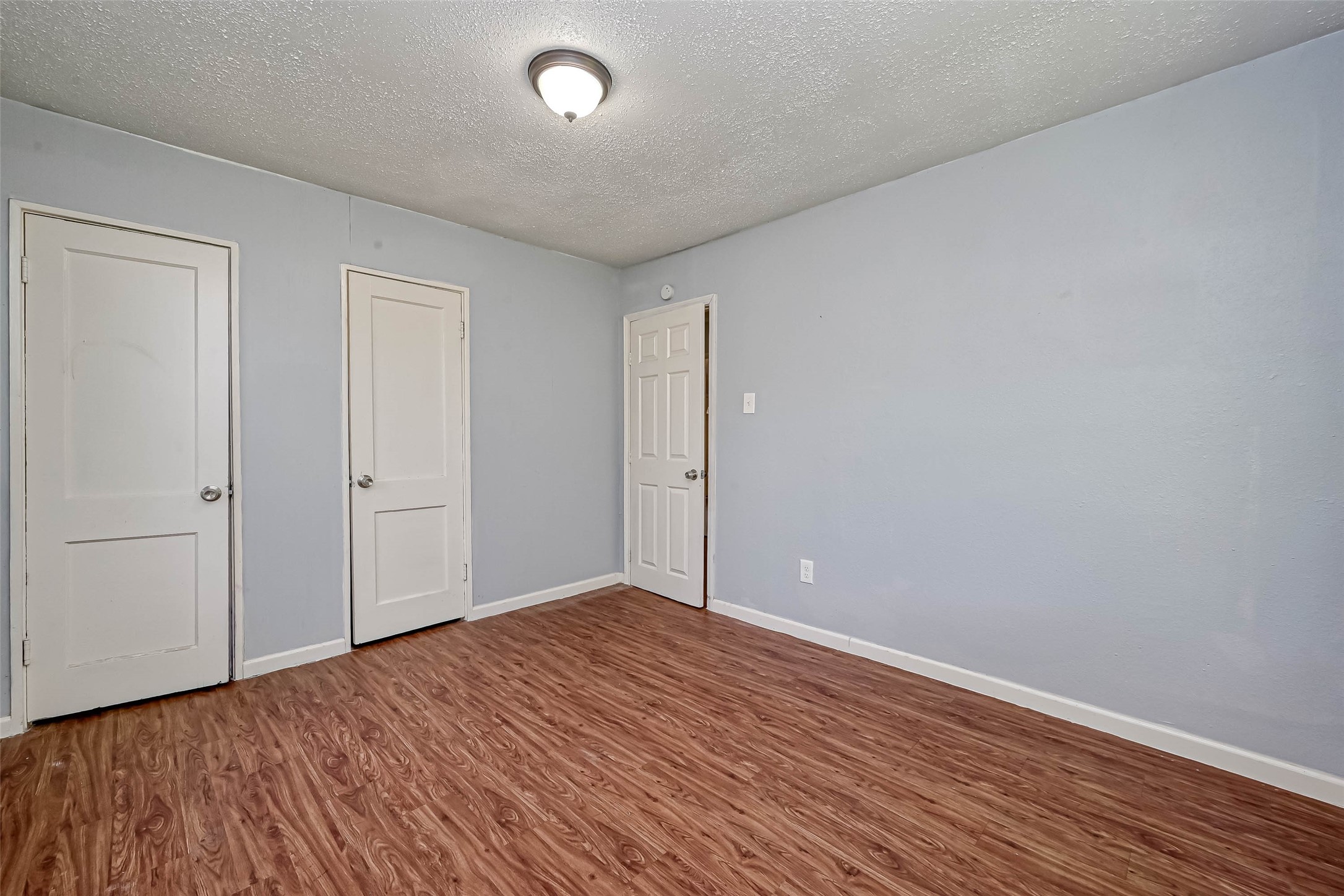 5431 Willow Glen Drive, Houston, TX 77033