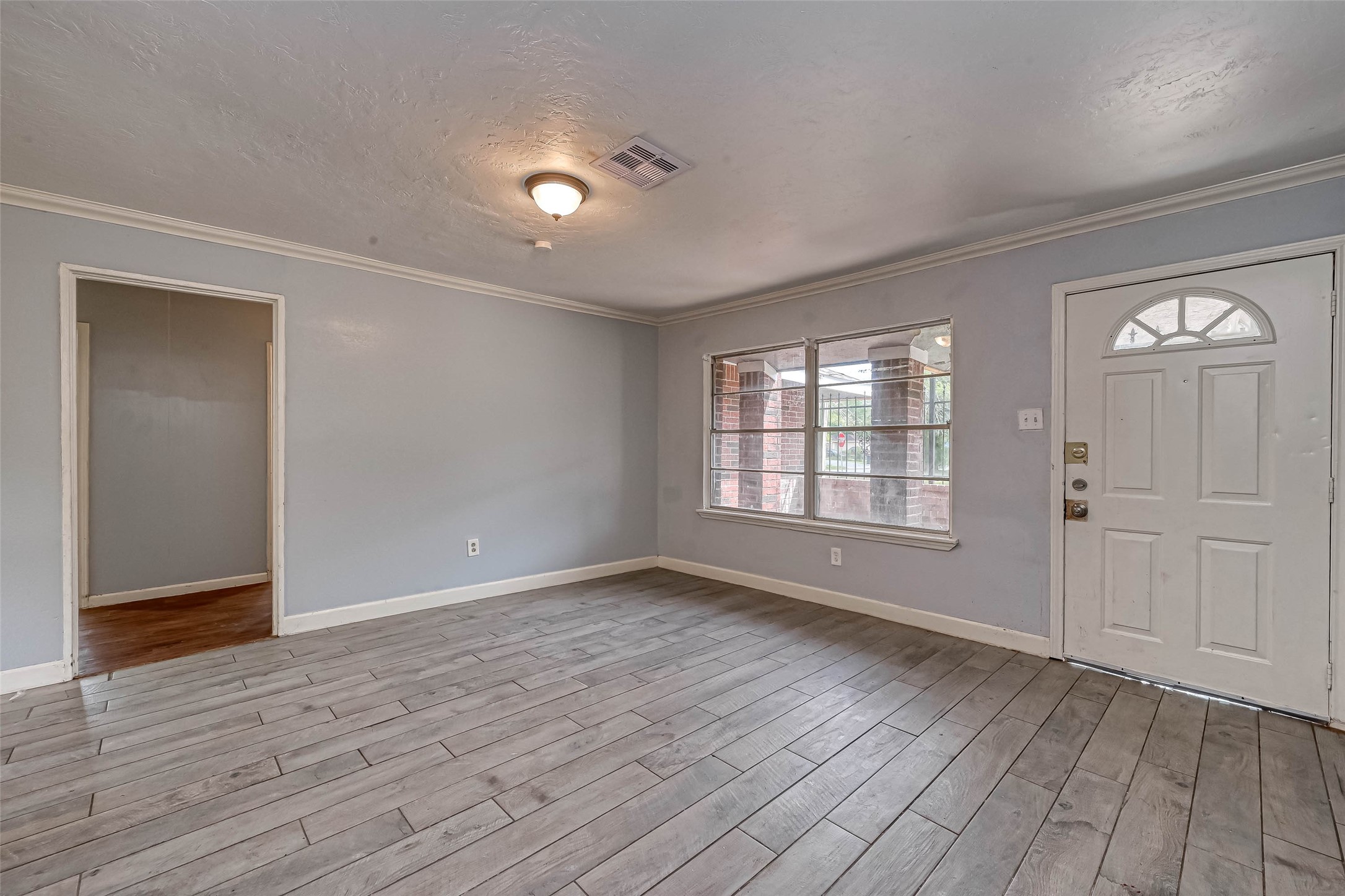 5431 Willow Glen Drive, Houston, TX 77033 5431 Willow Glen Drive, Houston, TX 77033