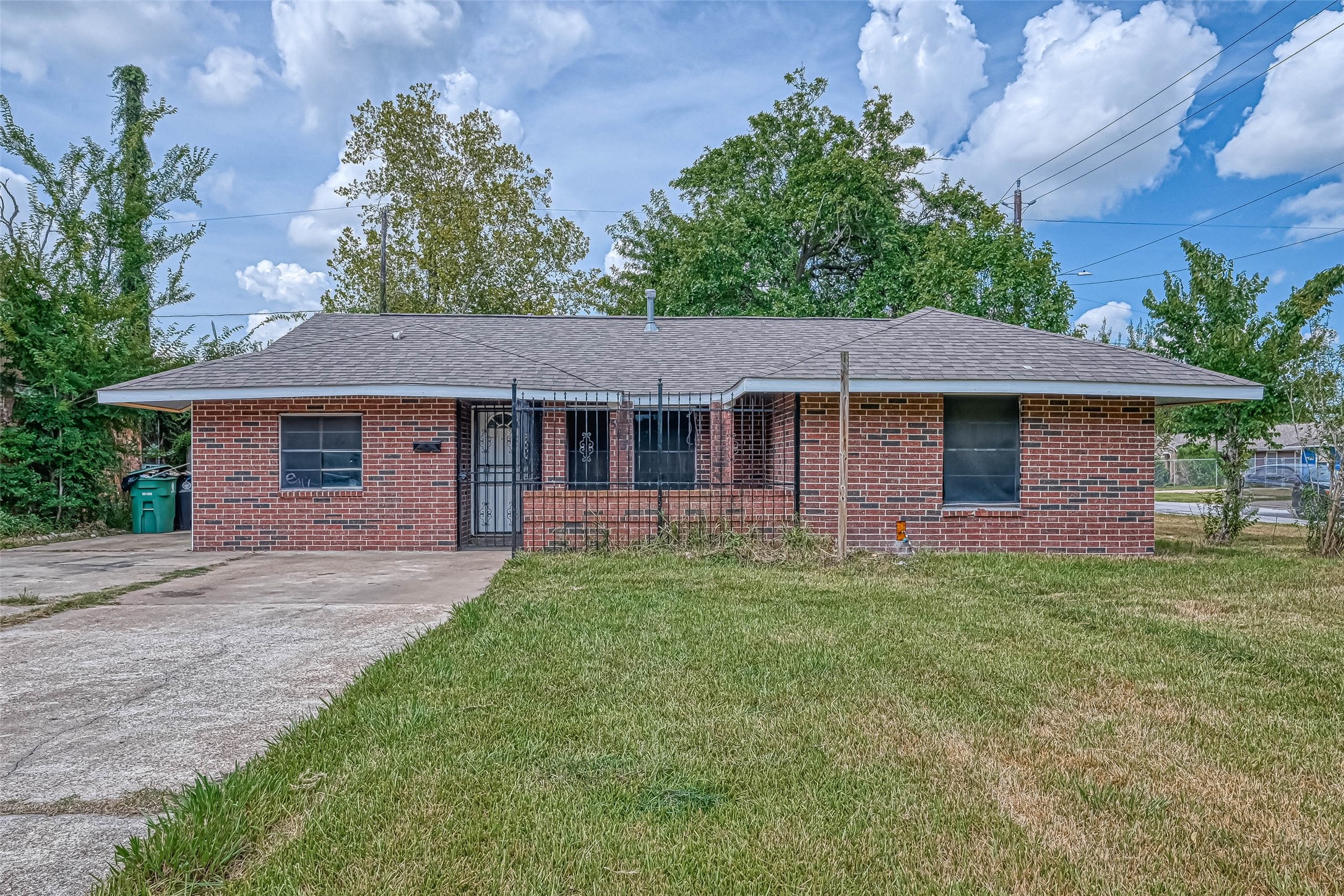 5431 Willow Glen Drive, Houston, TX 77033 5431 Willow Glen Drive, Houston, TX 77033