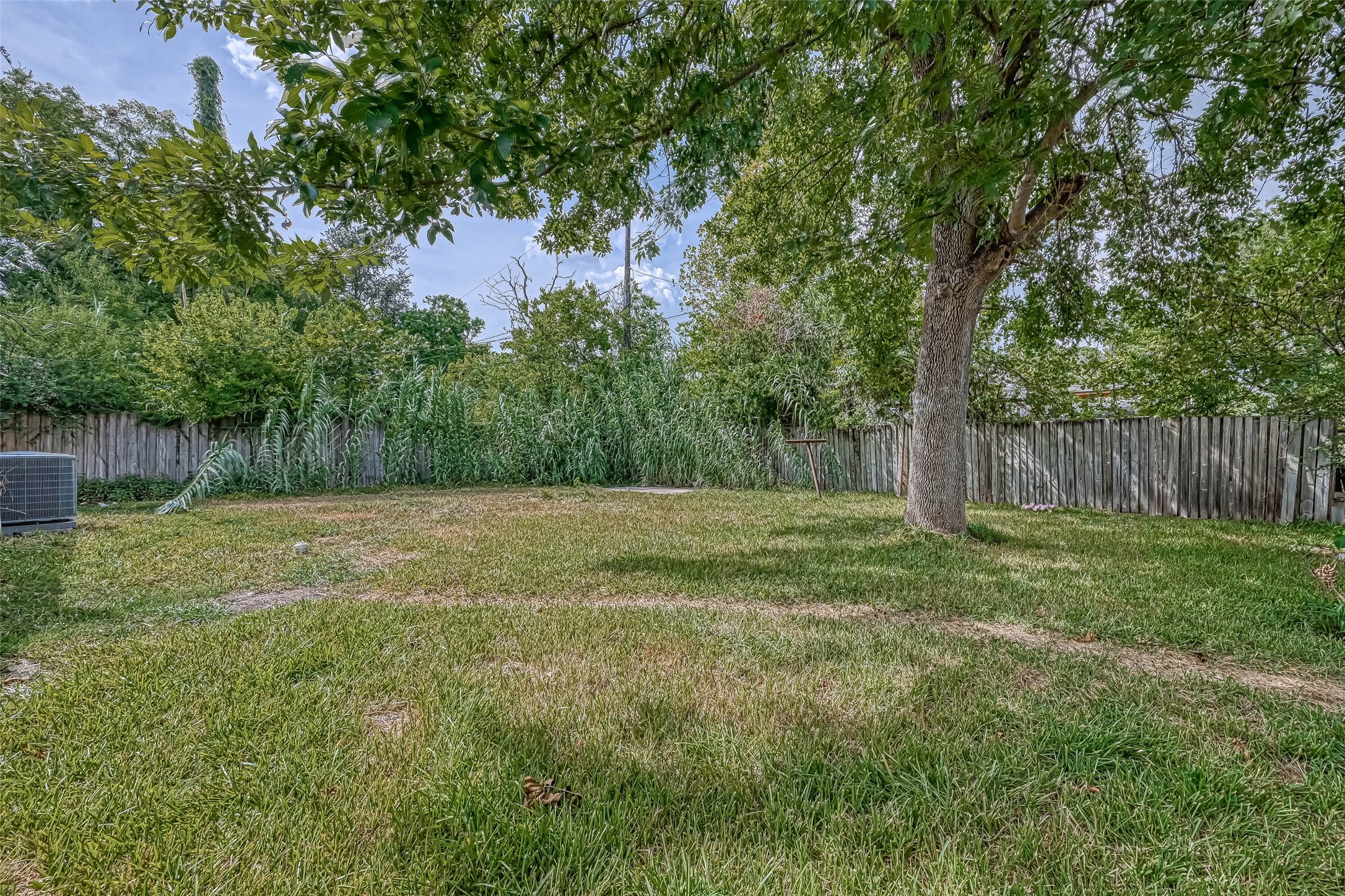 5431 Willow Glen Drive, Houston, TX 77033