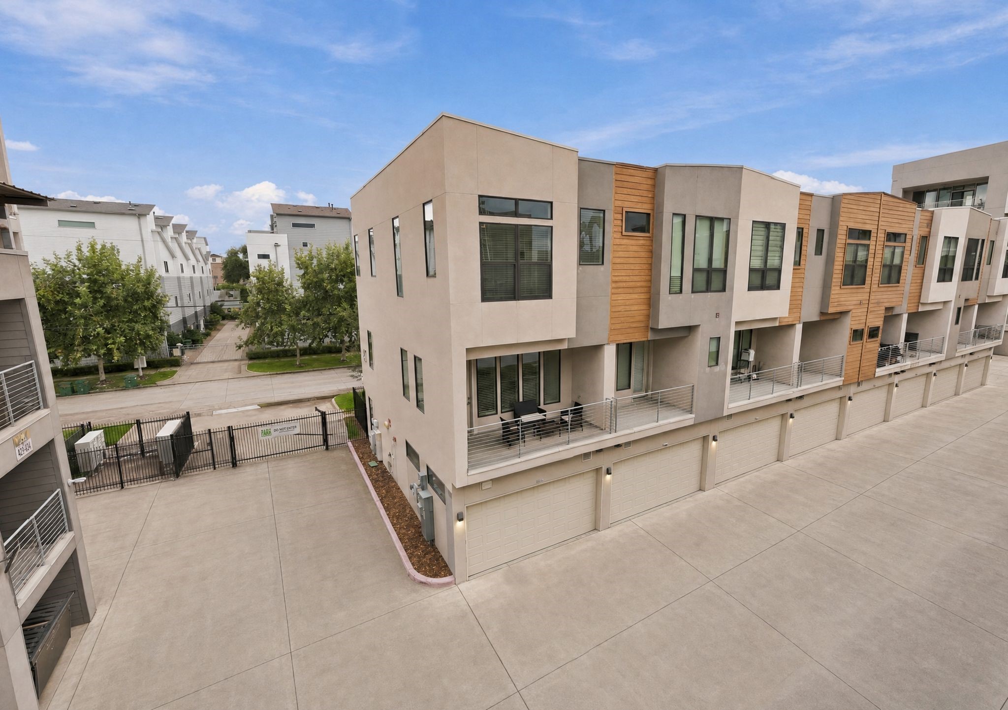 2401 Crawford Street, #C2A, Houston, TX 77004