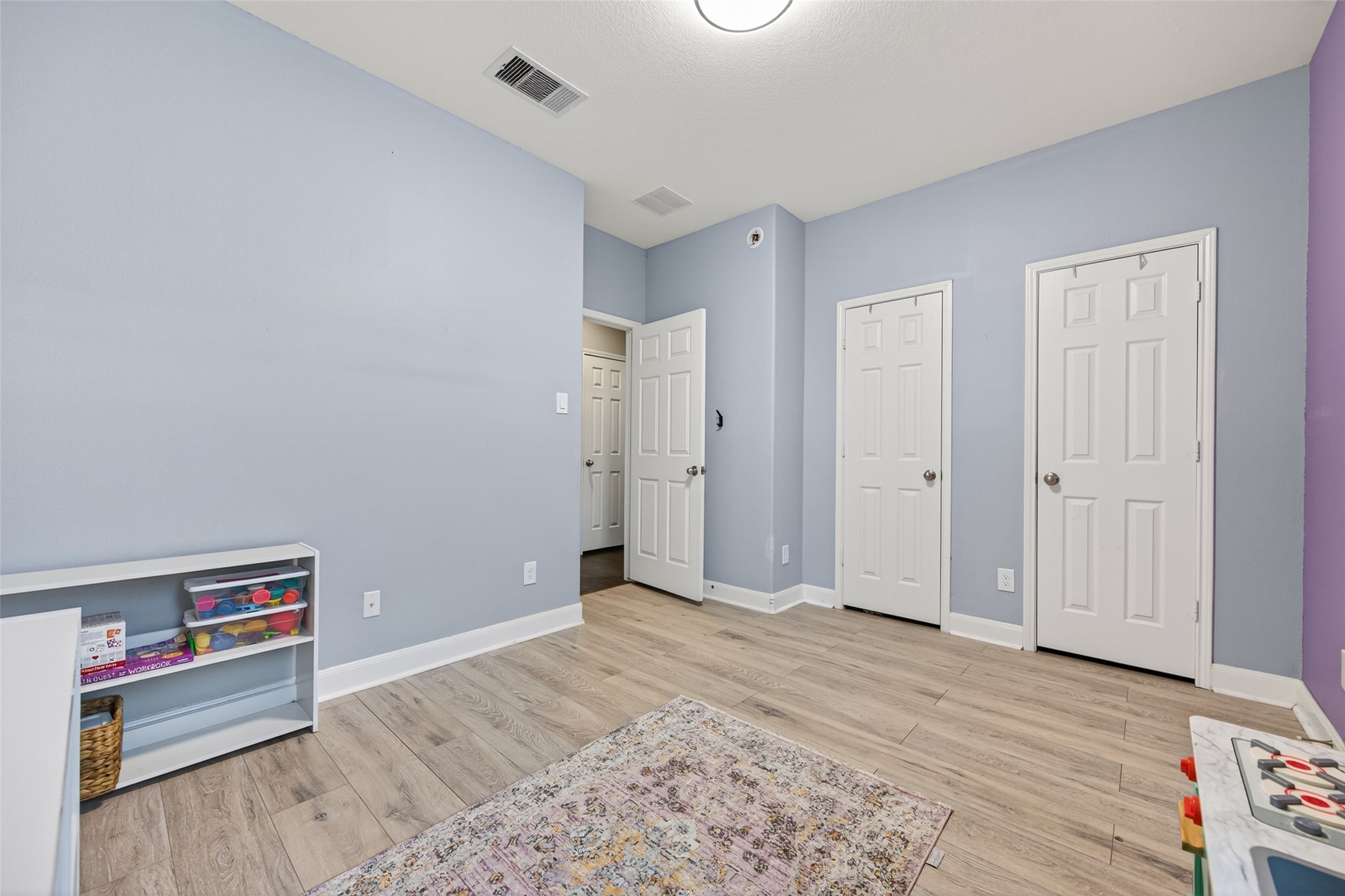 Great space with soft tones.