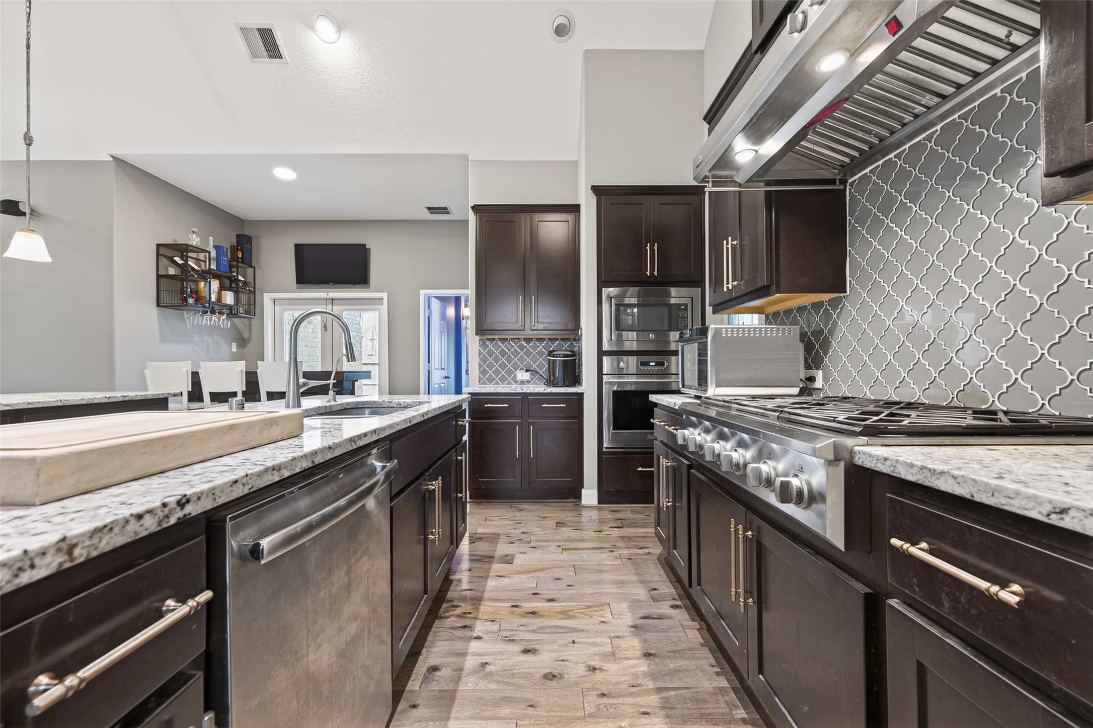 Keep things efficient with the sink and stove nearby.