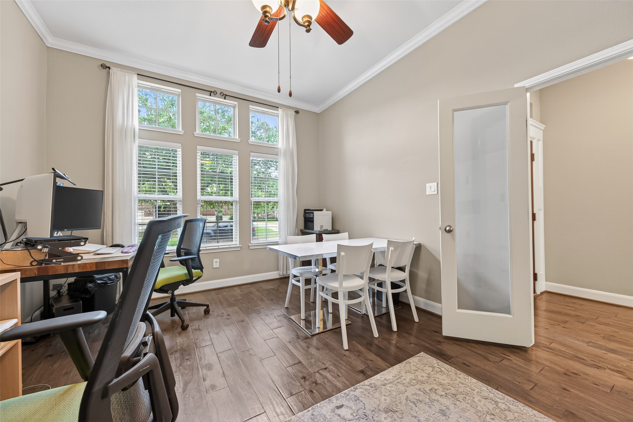 Exceptional space to have your dream office.