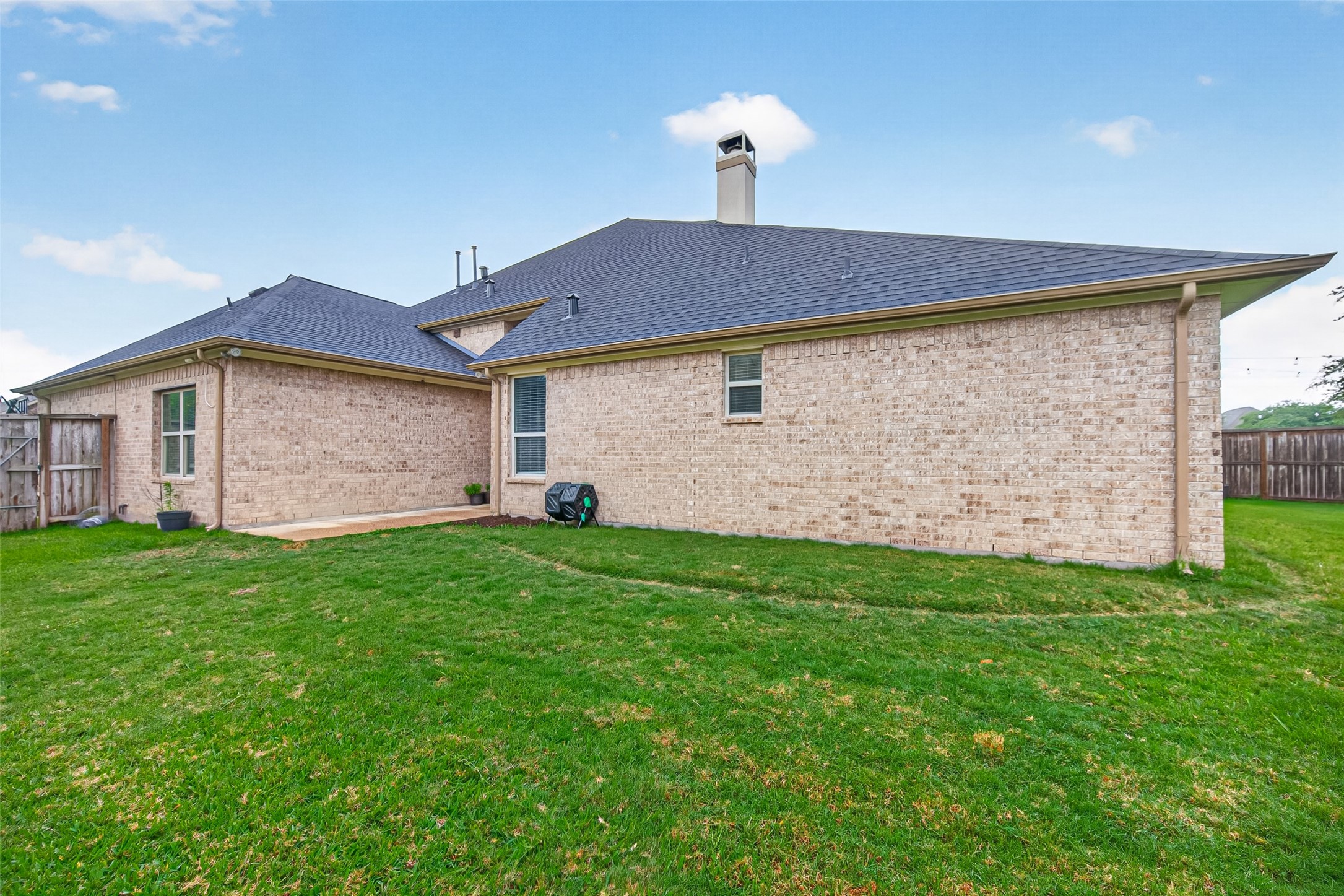 Lots of space for gardening or install a playground or fire pit.