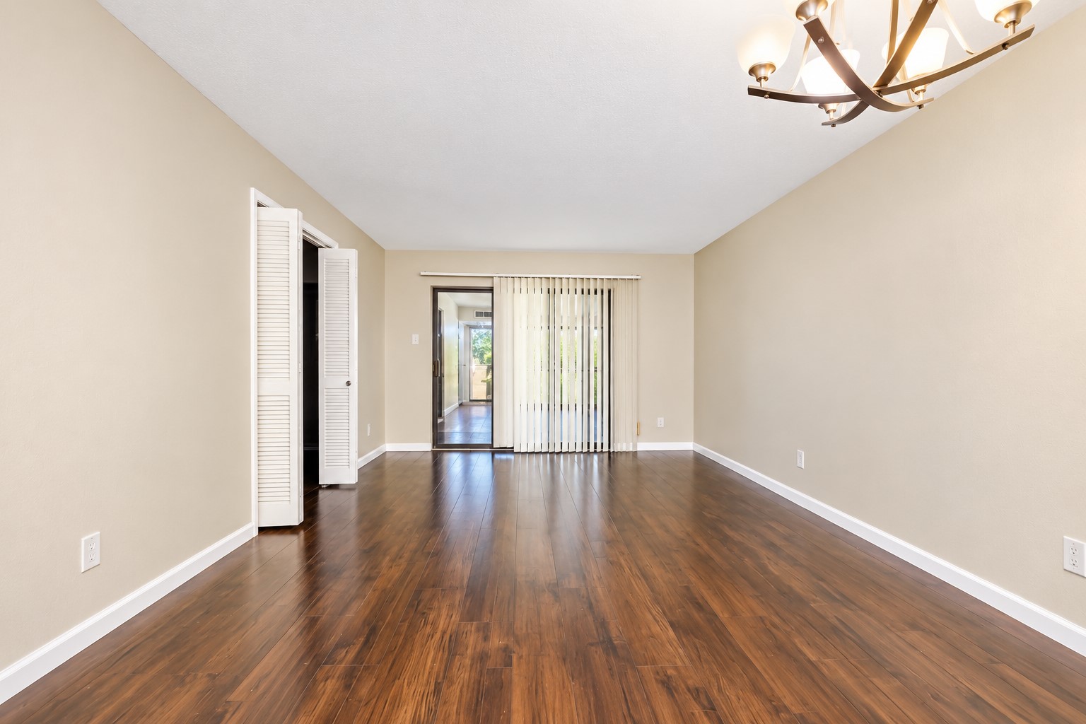 3035 Walnut Bend Lane, #33, Houston, TX 77042