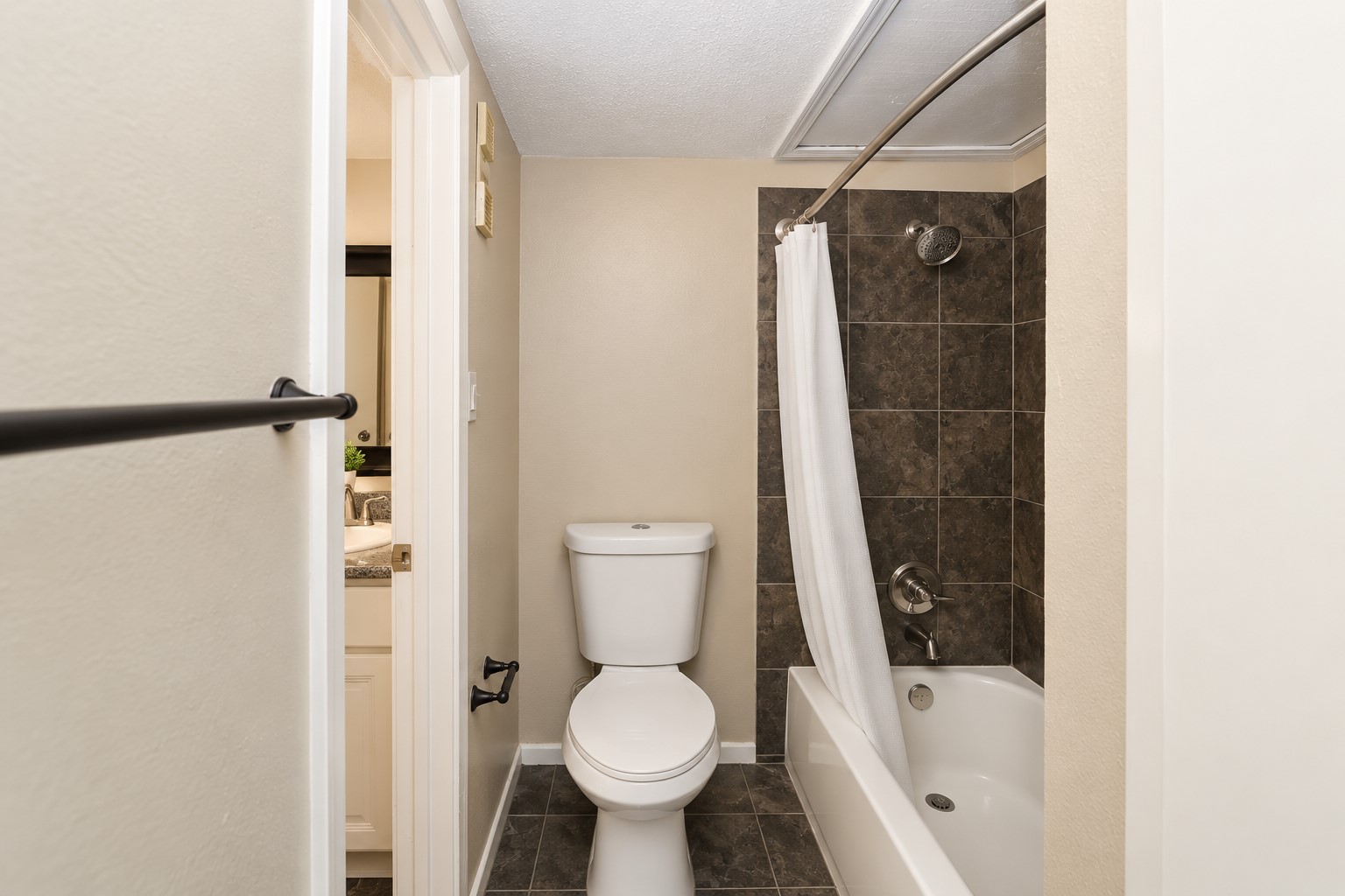 3035 Walnut Bend Lane, #33, Houston, TX 77042