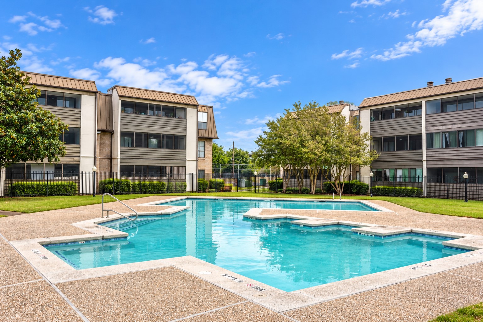 3035 Walnut Bend Lane, #33, Houston, TX 77042
