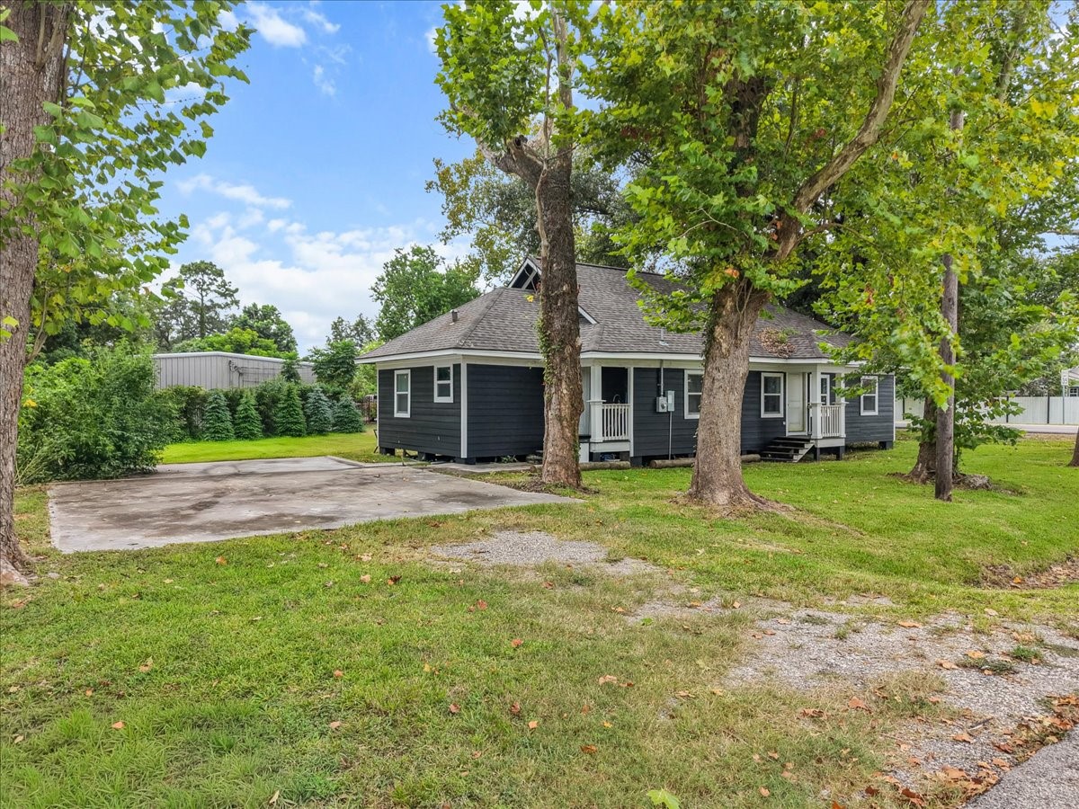5201 Main Street, Santa Fe, TX 77510