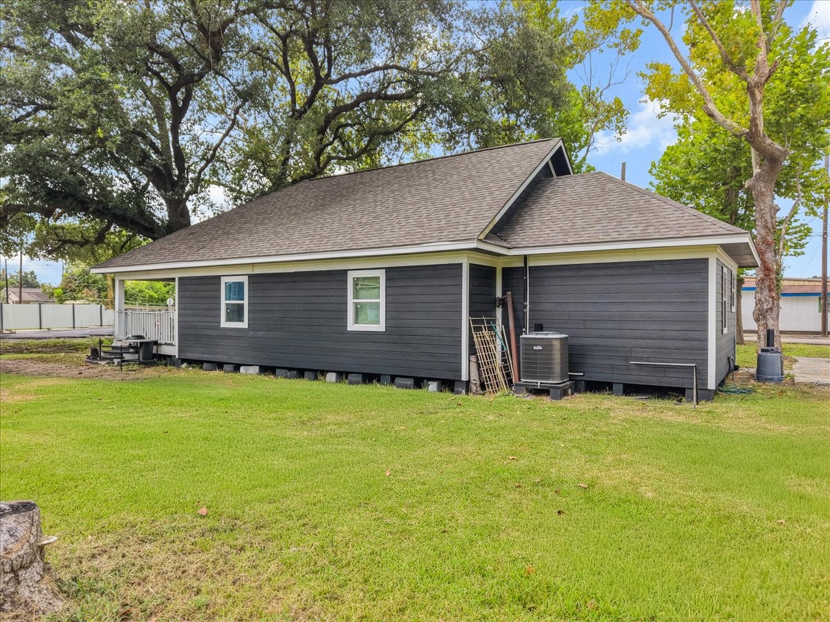 5201 Main Street, Santa Fe, TX 77510