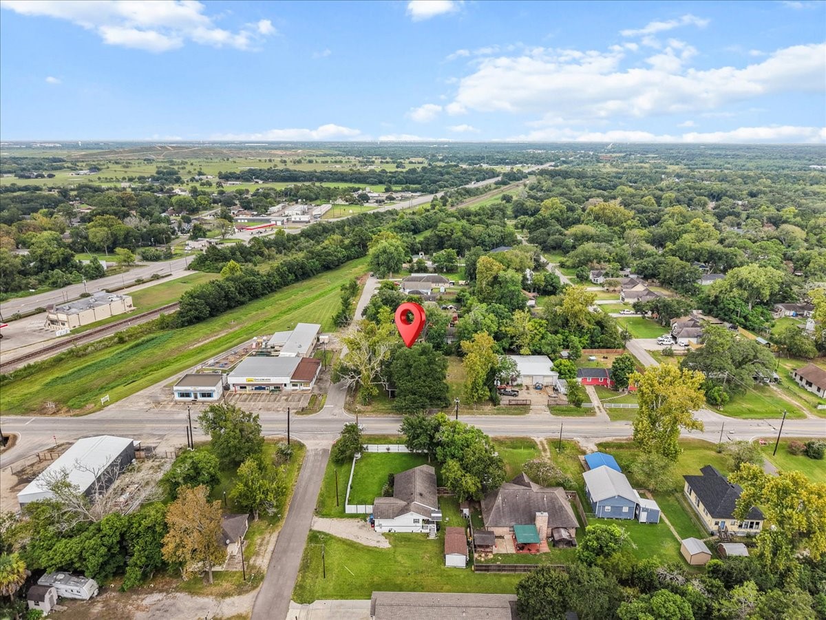 5201 Main Street, Santa Fe, TX 77510
