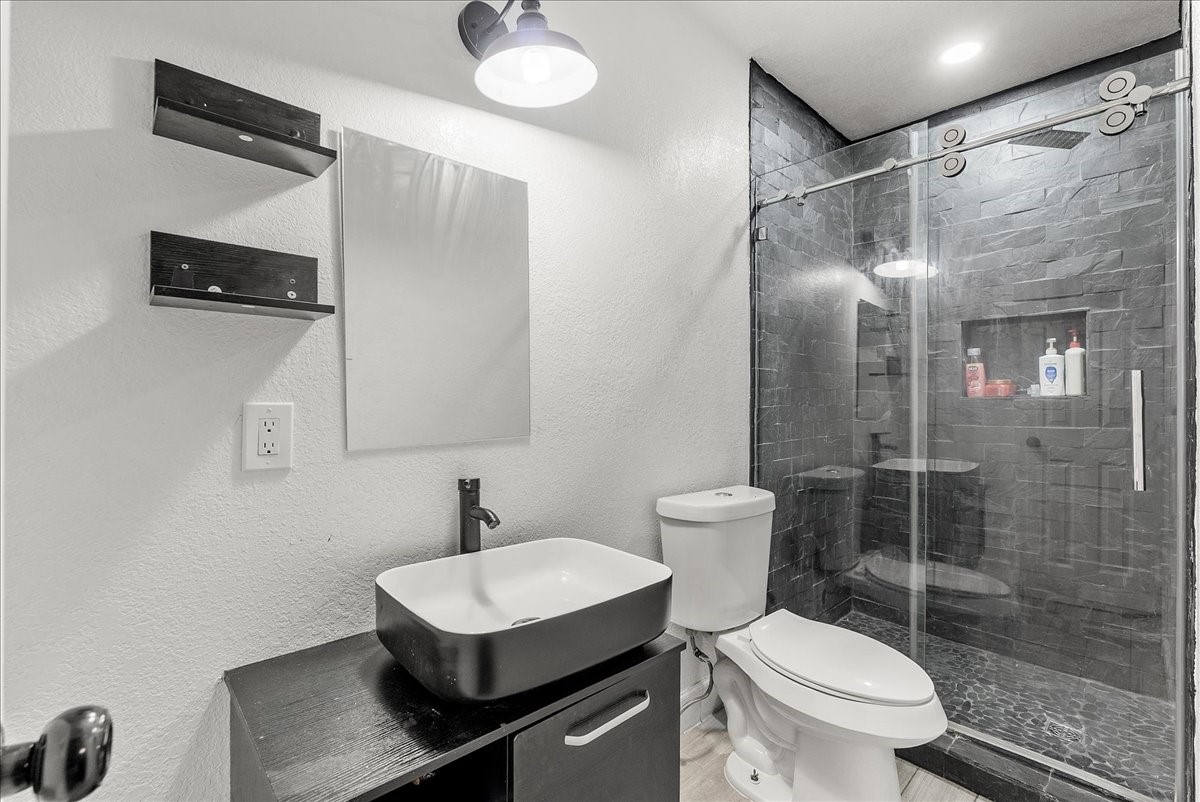 Primary En-Suite