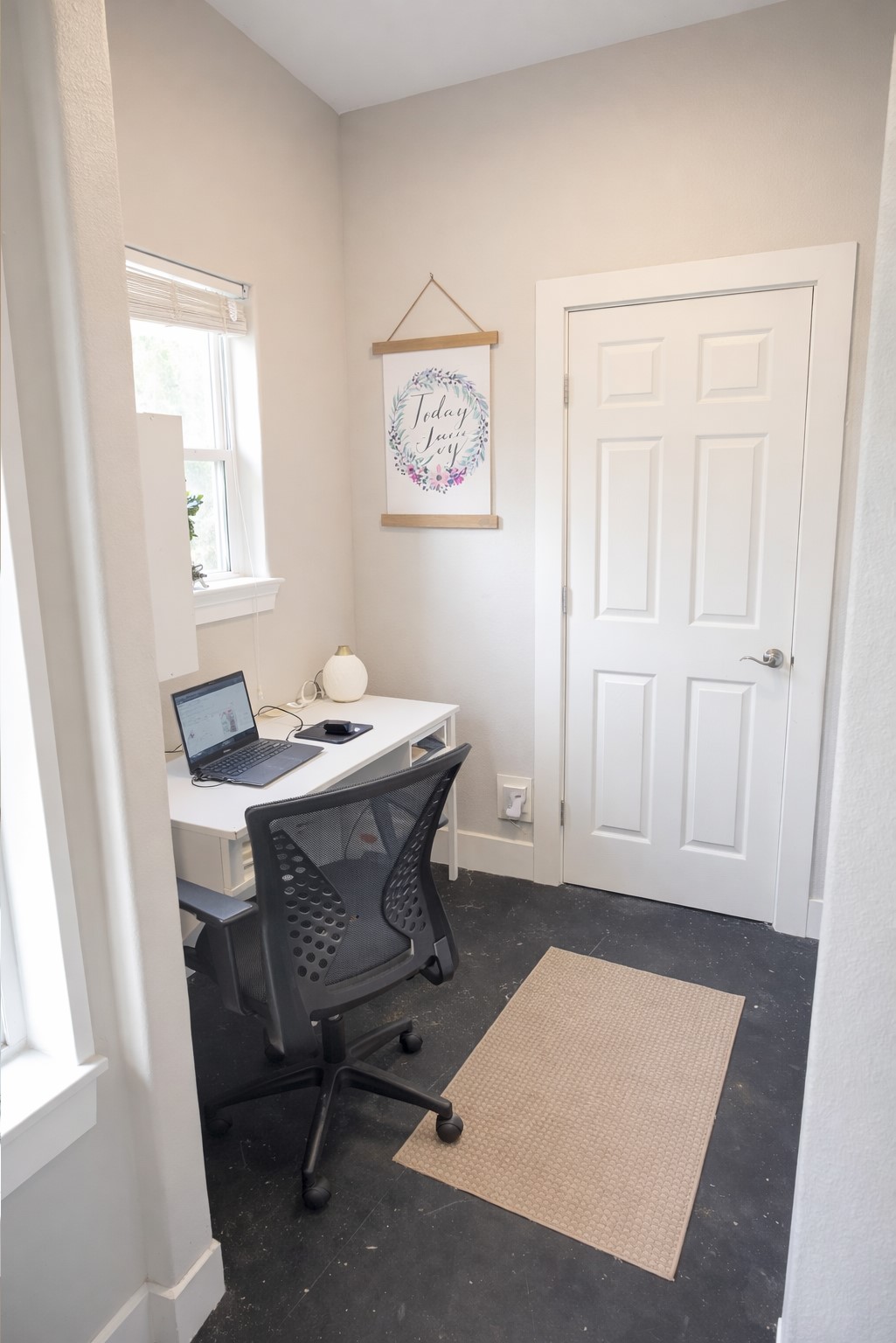 Small Desk Area