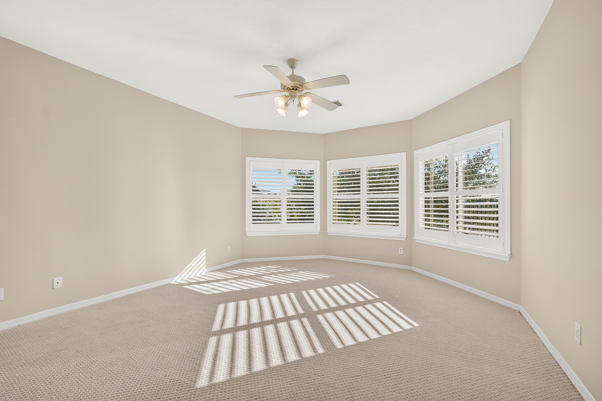 3707 Abbeywood Drive, Pearland, TX 77584