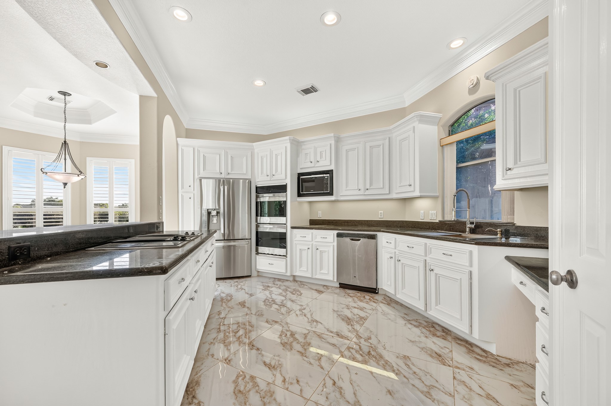 3707 Abbeywood Drive, Pearland, TX 77584